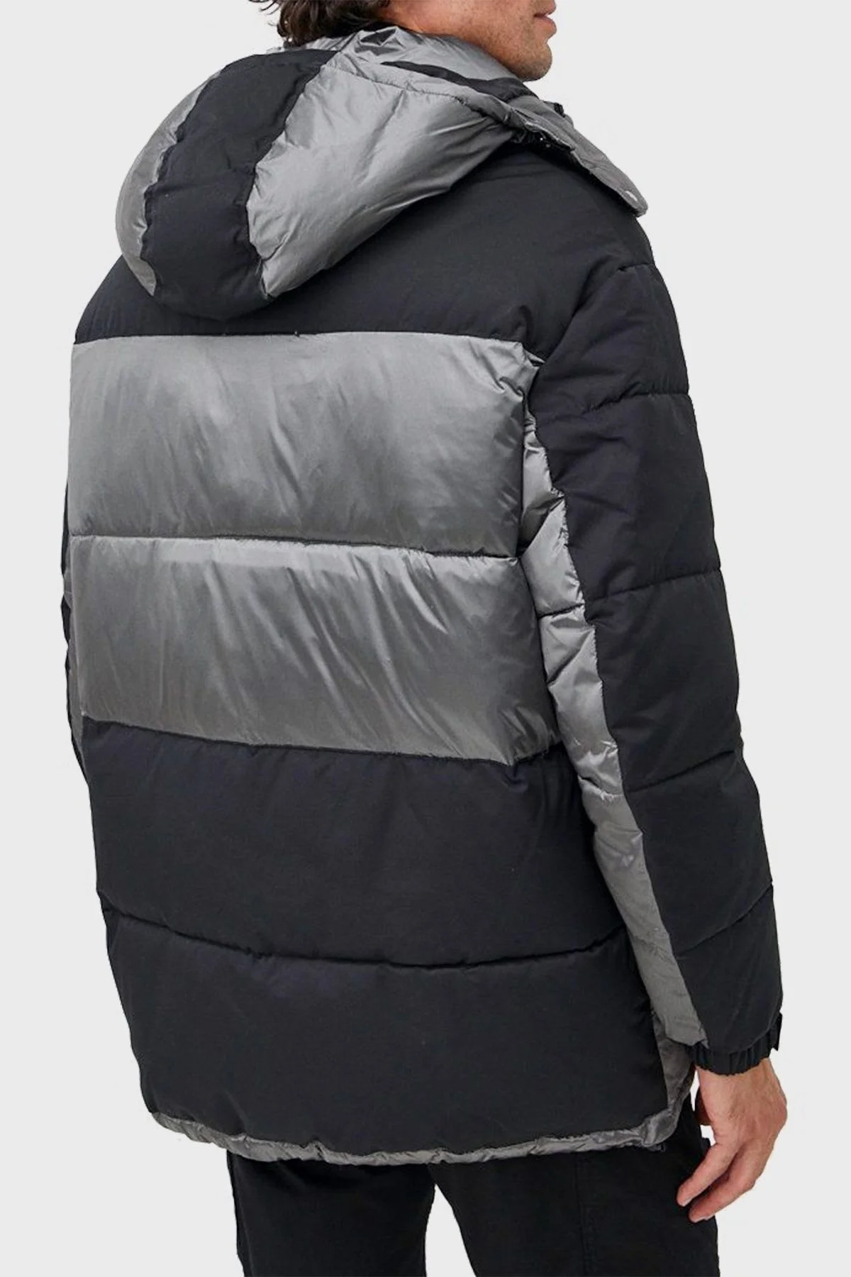 Armani Exchange Relaxed Fit Çıkarılabilir Kapüşonlu Şişme Erkek Mont 6LZK34 ZNWHZ 7900 SİYAH - 6