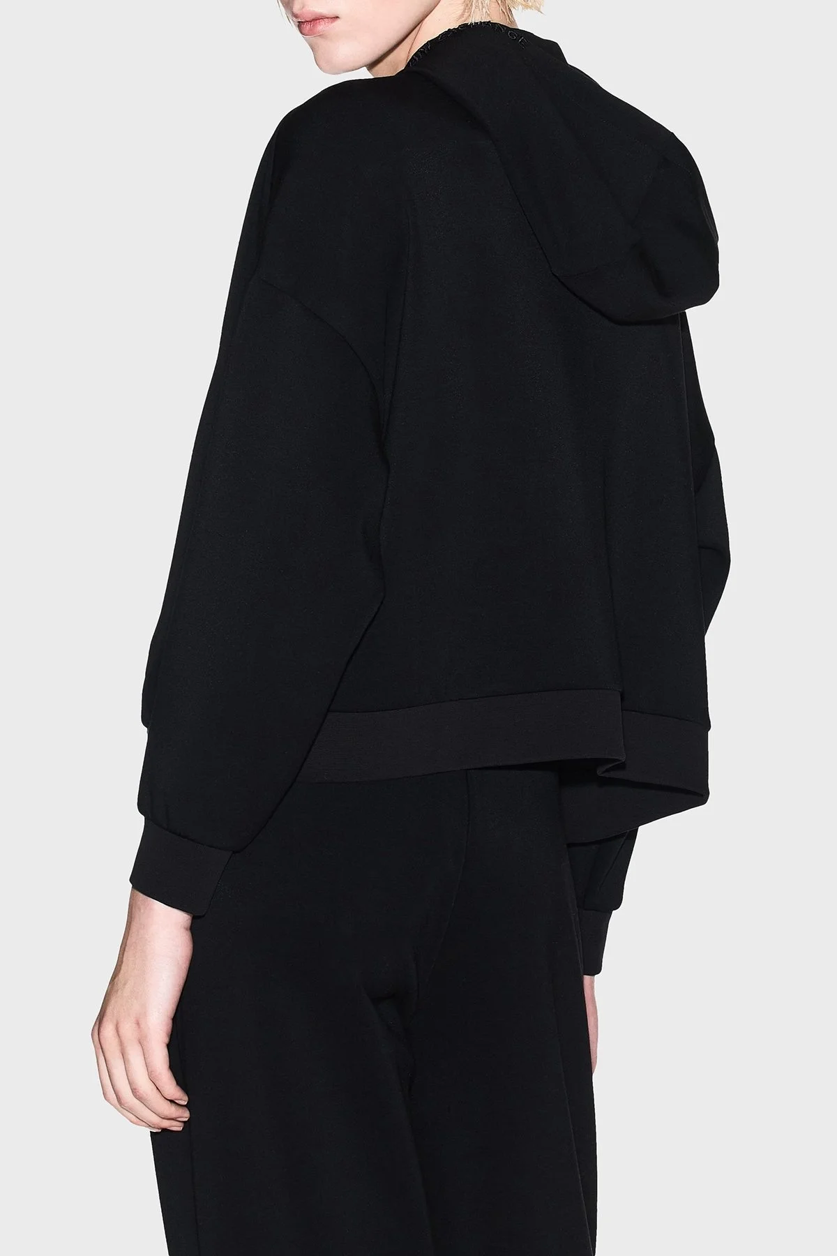 Armani Exchange Relaxed Fit Kapüşonlu Yaka Kanguru Cepli Bayan Sweat XW000980 AF16111 UC001 SİYAH - 3