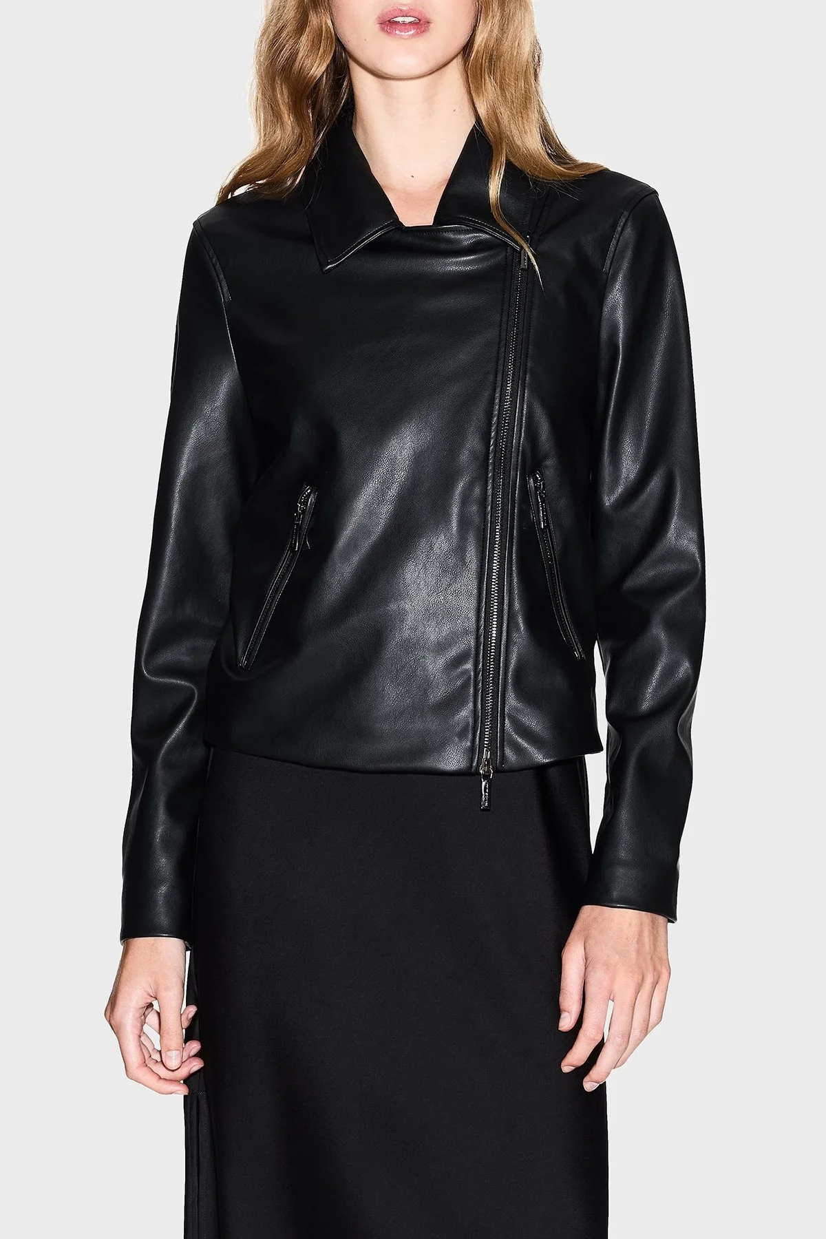 Armani Exchange Slim Fit Apaş Yaka Fermuar Detaylı Bayan Deri Ceket XW001433 AF16618 UC001 SİYAH - 1