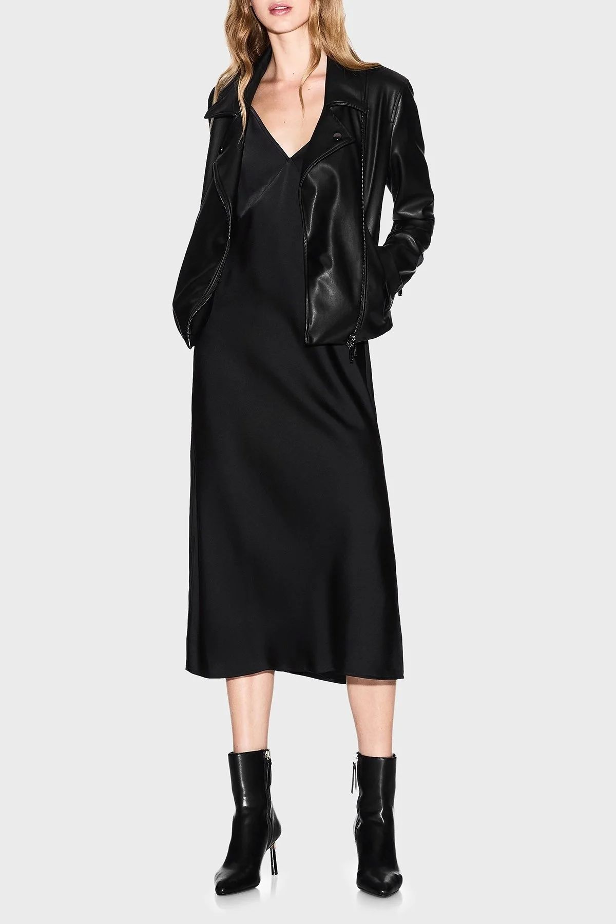 Armani Exchange Slim Fit Apaş Yaka Fermuar Detaylı Bayan Deri Ceket XW001433 AF16618 UC001 SİYAH - 2