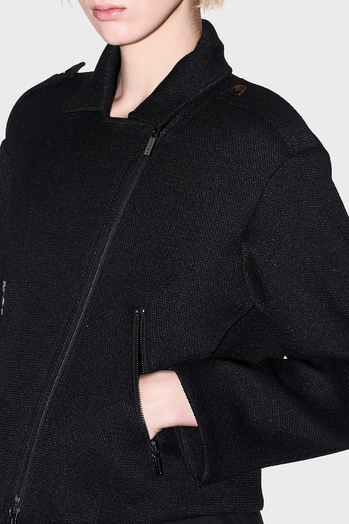 Armani Exchange Slim Fit Apaş Yaka Simli Dokuma Bayan Ceket XW001236 AF16198 UC001 SİYAH - 4