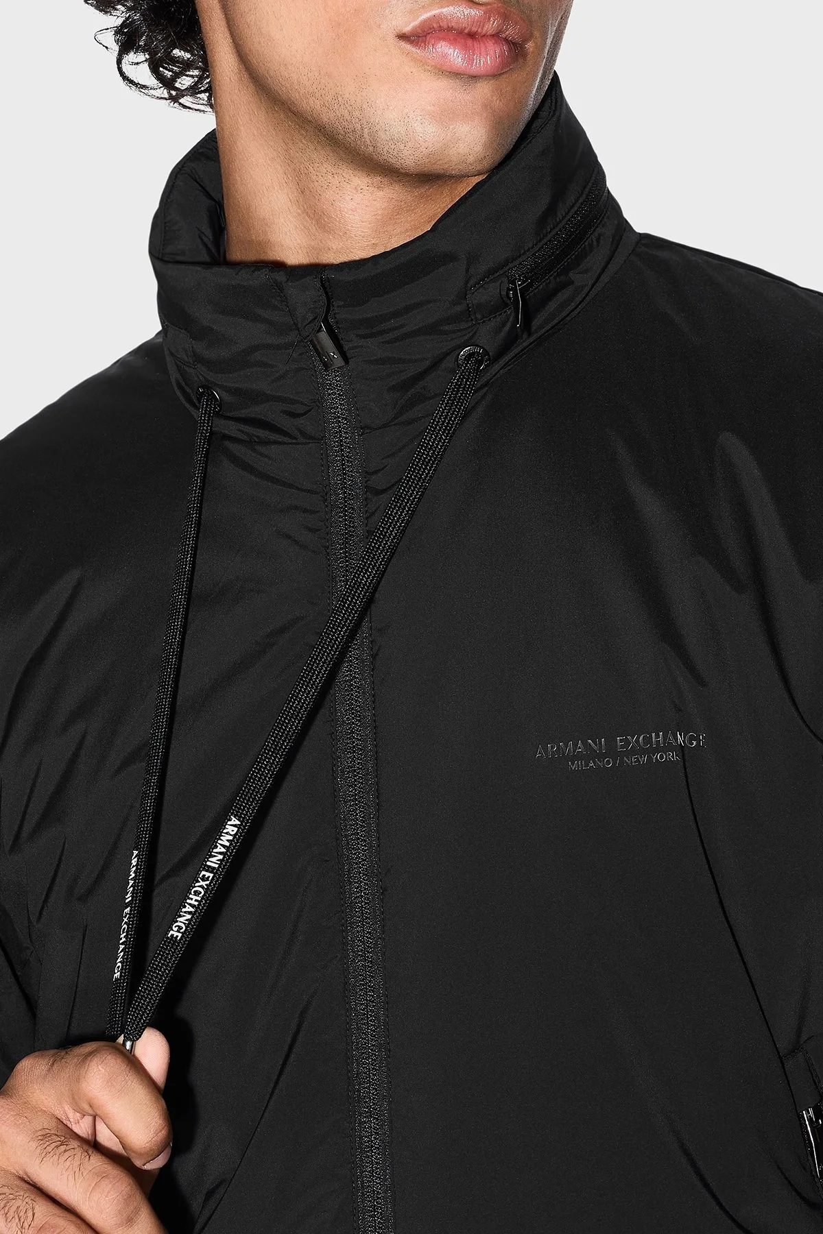 Armani Exchange Steç Regular Fit Dik Yaka Gizli Kapüşonlu Erkek Mont XM001583 AF19196 UC001 SİYAH - 4