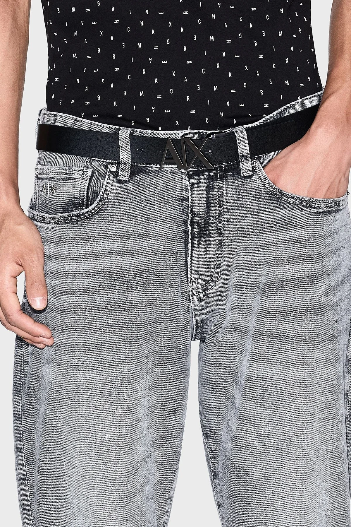 Armani Exchange Streç Pamuklu Slim Fit Düşük Bel Dar Paça Jeans Erkek Kot Pantolon XM000070 AF18823 M8088 GRİ - 4