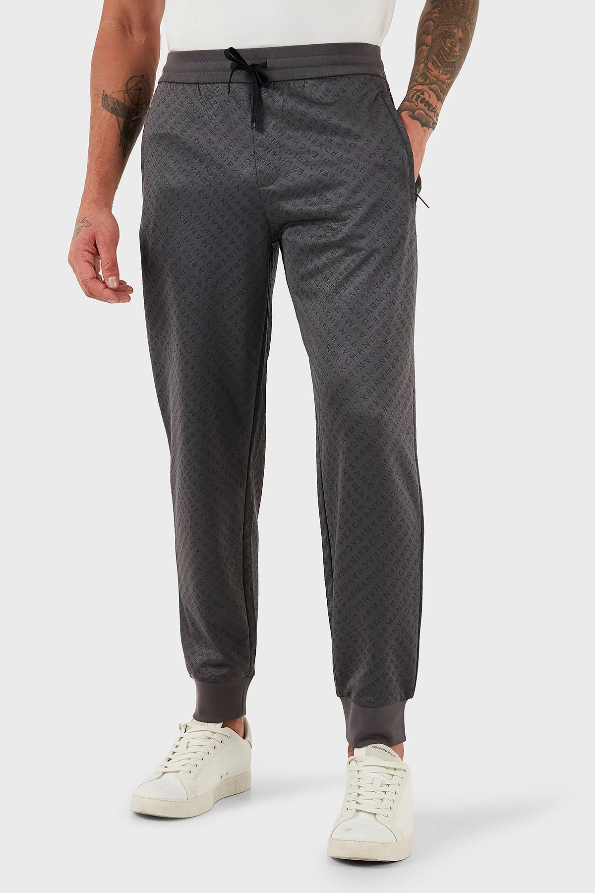 Armani Exchange Tamamen Jakarlı Relaxed Fit Lastikli Paça Jogger Erkek Pantolon XM001356 AF16259 F8039 GRİ - 1