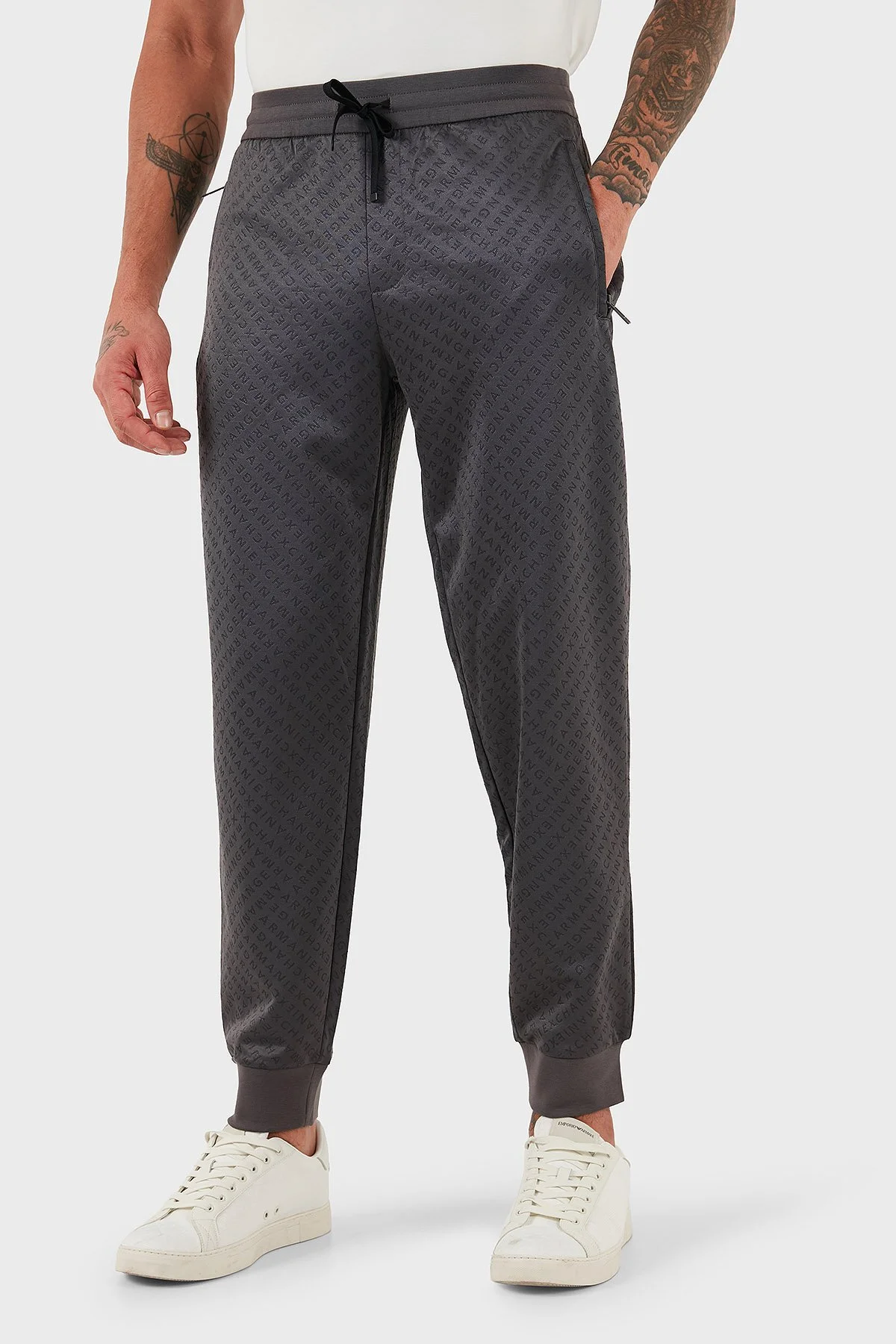 Armani Exchange Tamamen Jakarlı Relaxed Fit Lastikli Paça Jogger Erkek Pantolon XM001356 AF16259 F8039 GRİ - 5