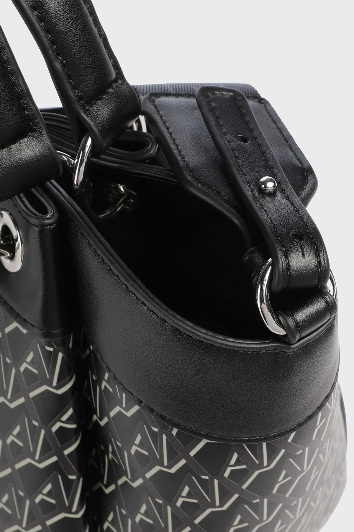 Armani Exchange Tamamı Logolu Çıkarılabilir Askılı Bayan Çanta XW000393 AF17145 MC043 SİYAH - 3