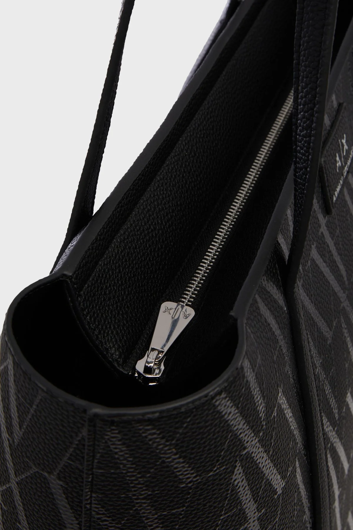 Armani Exchange Tamamı Logolu Omuz Askılı Bayan Çanta XW001199 AF15325 FC099 SİYAH - 9