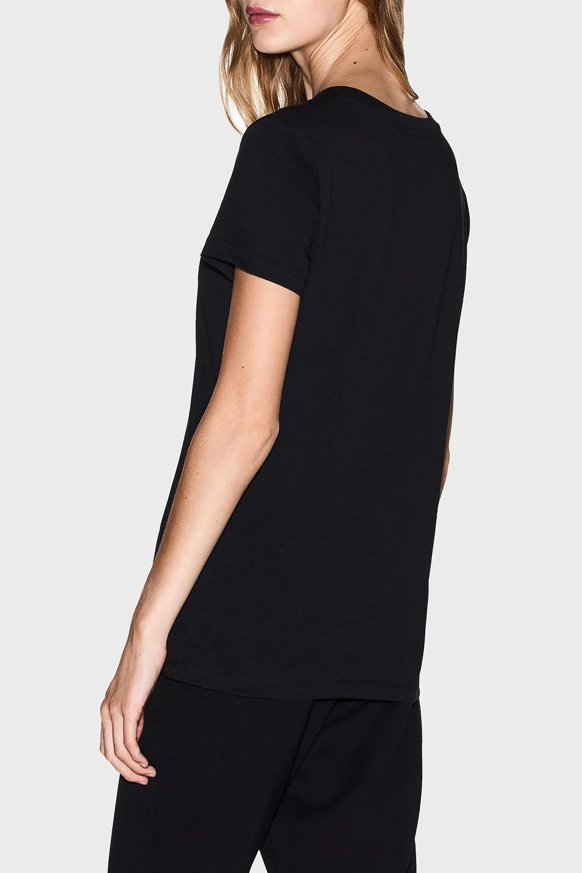 Armani Exchange Taşlı Logo Detaylı Pamuklu Regular Fit Bisiklet Yaka Bayan T Shirt XW001459 AF10356 UC001 SİYAH - 3