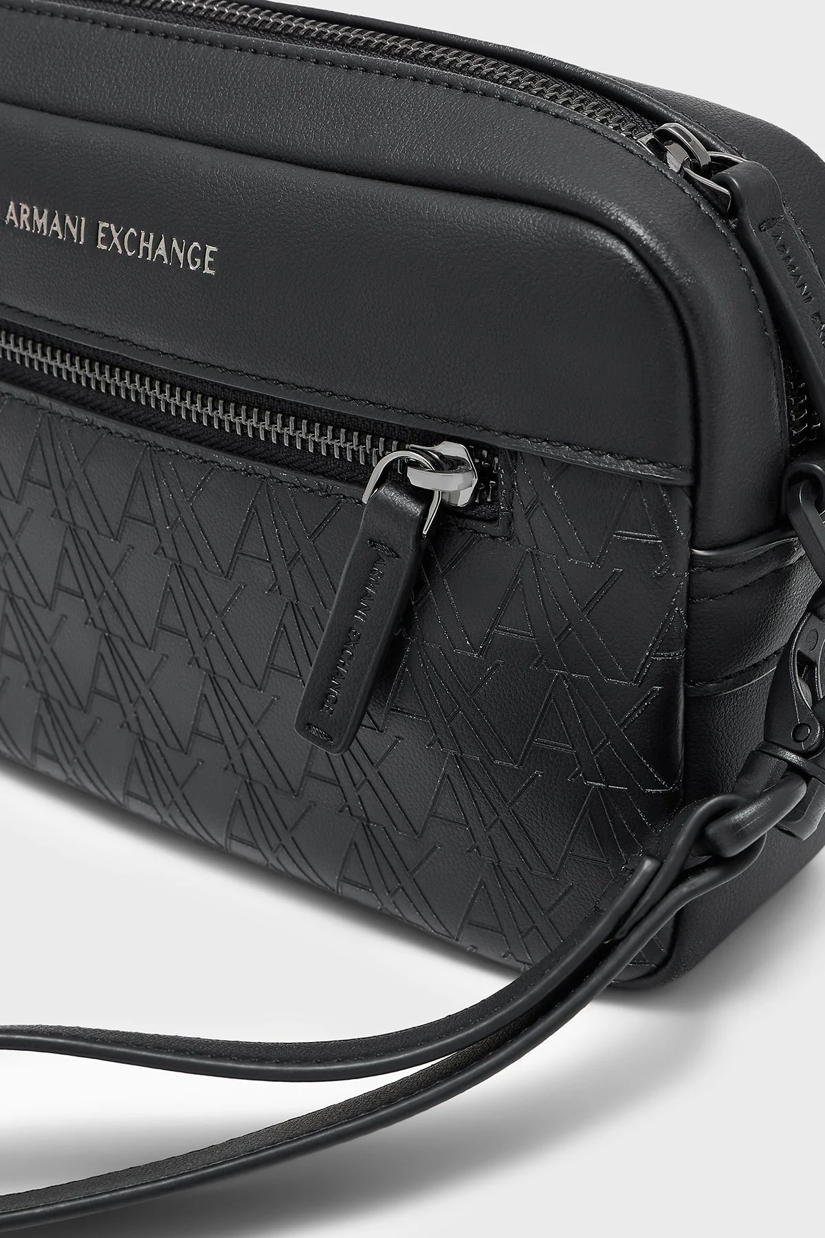 Armani Exchange Tek Saplı Logolu Erkek Çanta XM003583 AF26662 UC001 Siyah - 4