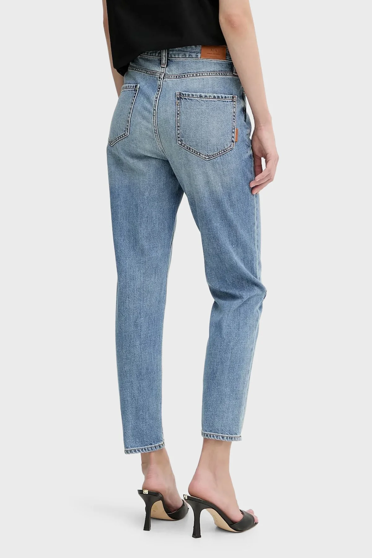 Armani Exchange Boyfriend Fit Yüksek Bel Düz Paça Jeans Bayan Kot Pantolon XW000073 AF12851 MB003 AÇIK MAVİ - 3
