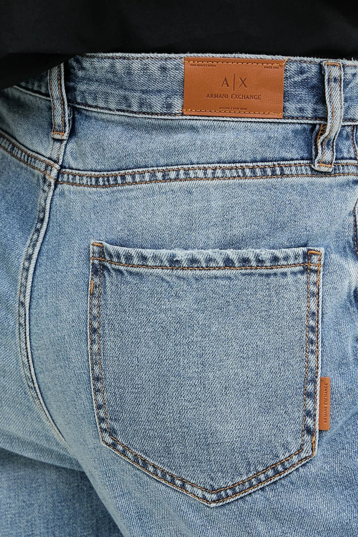 Armani Exchange Boyfriend Fit Yüksek Bel Düz Paça Jeans Bayan Kot Pantolon XW000073 AF12851 MB003 AÇIK MAVİ - 4