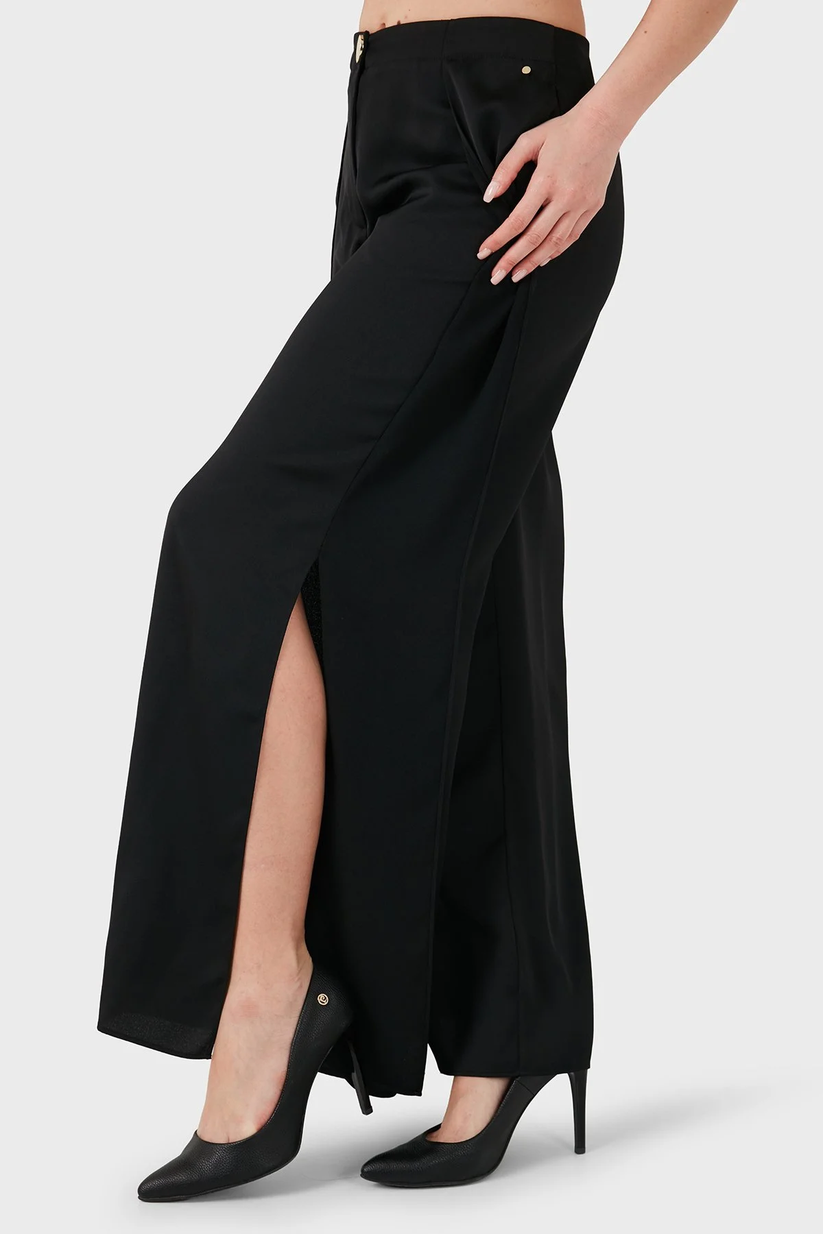 Armani Exchange Yırtmaç Detaylı Regular Fit Geniş Paça Kadın Pantolon XW001955 AF21553 UC001 SİYAH - 5