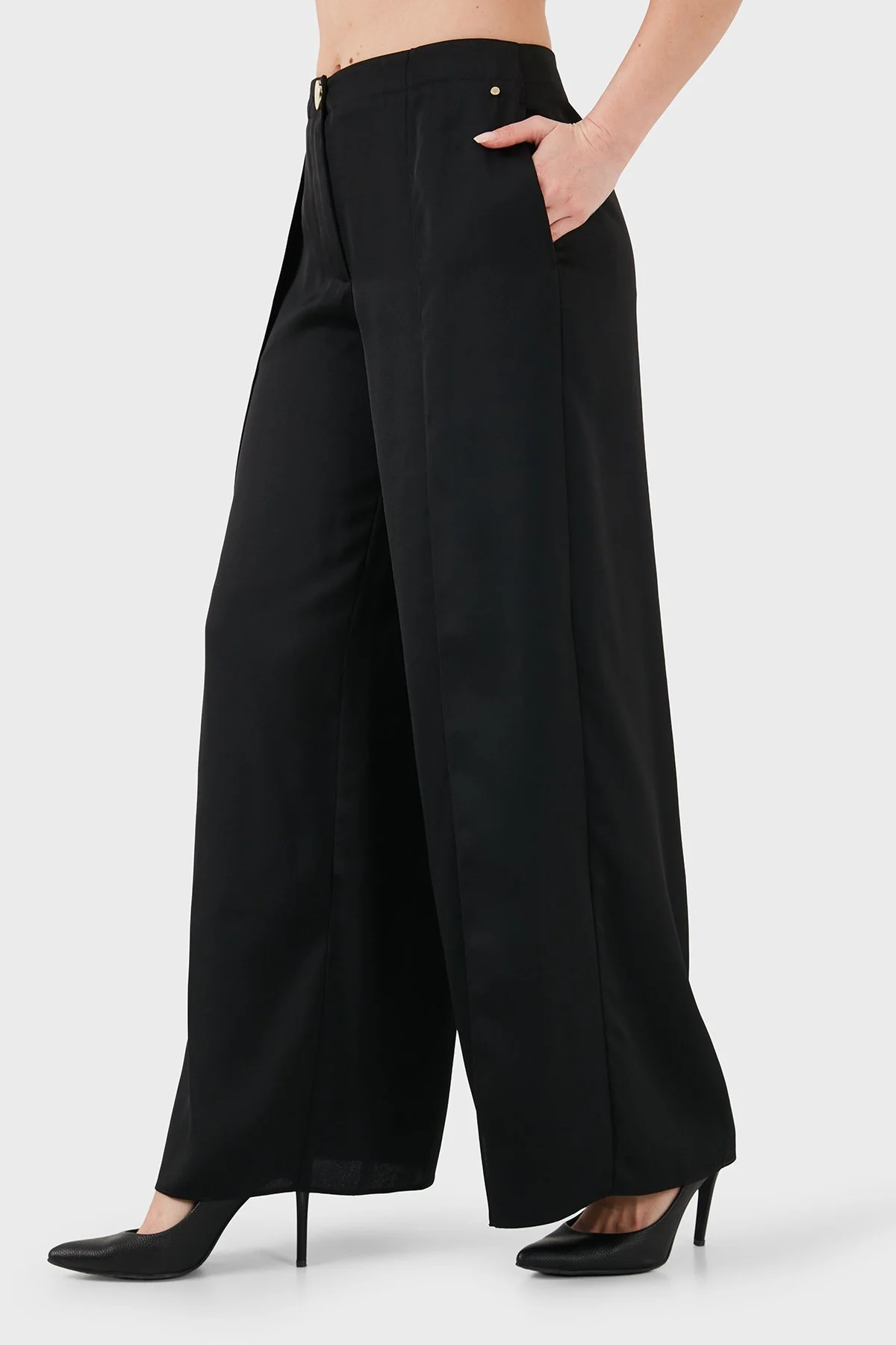 Armani Exchange Yırtmaç Detaylı Regular Fit Geniş Paça Kadın Pantolon XW001955 AF21553 UC001 SİYAH - 6