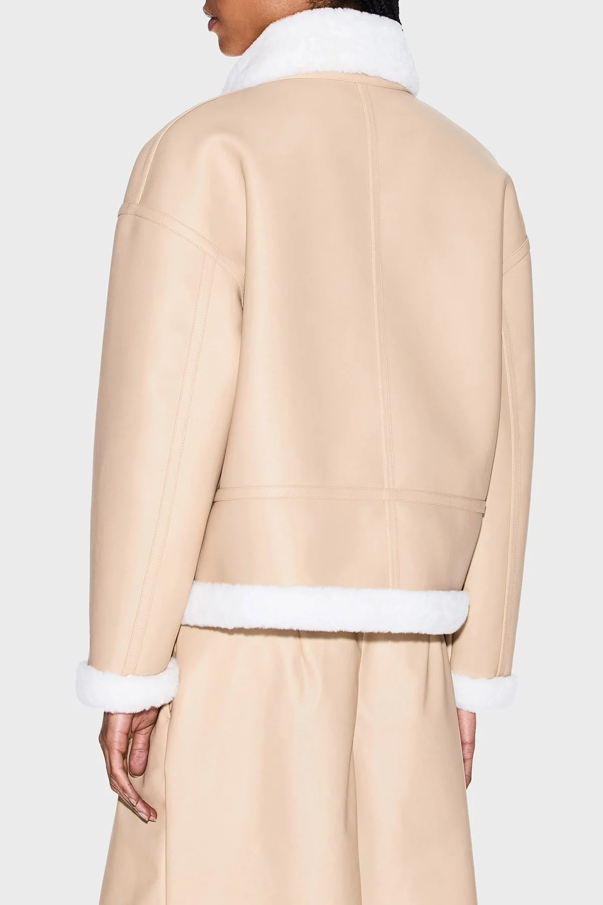 Armani Exchange Yumuşak Tüy Detaylı Relaxed Fit Klasik Yaka Kısa Bayan Mont XW000713 AF16389 U1051 BEJ - 3