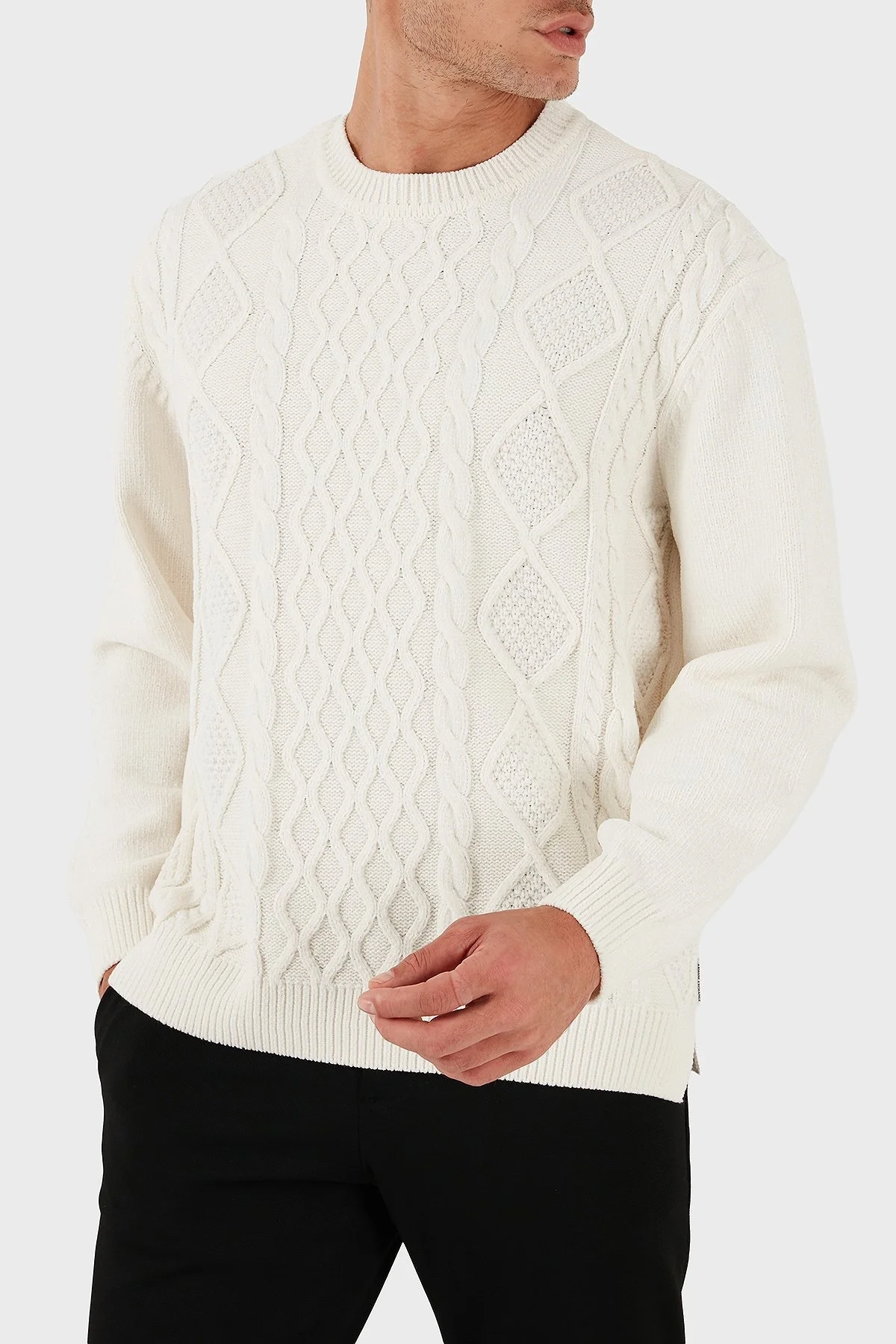 Armani Exchange Yün Karışımlı Regular Fit Bisiklet Yaka Örgülü Erkek Kazak XM001331 AF13776 U0009 BEYAZ - 4