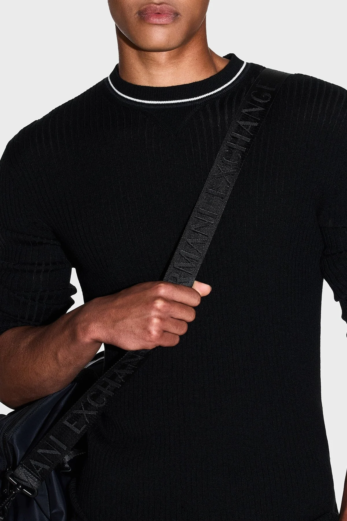 Armani Exchange Yünlü Karışımlı Regular Fit Yuvarlak Yaka Erkek Kazak XM000893 AF14007 UC001 SİYAH - 4