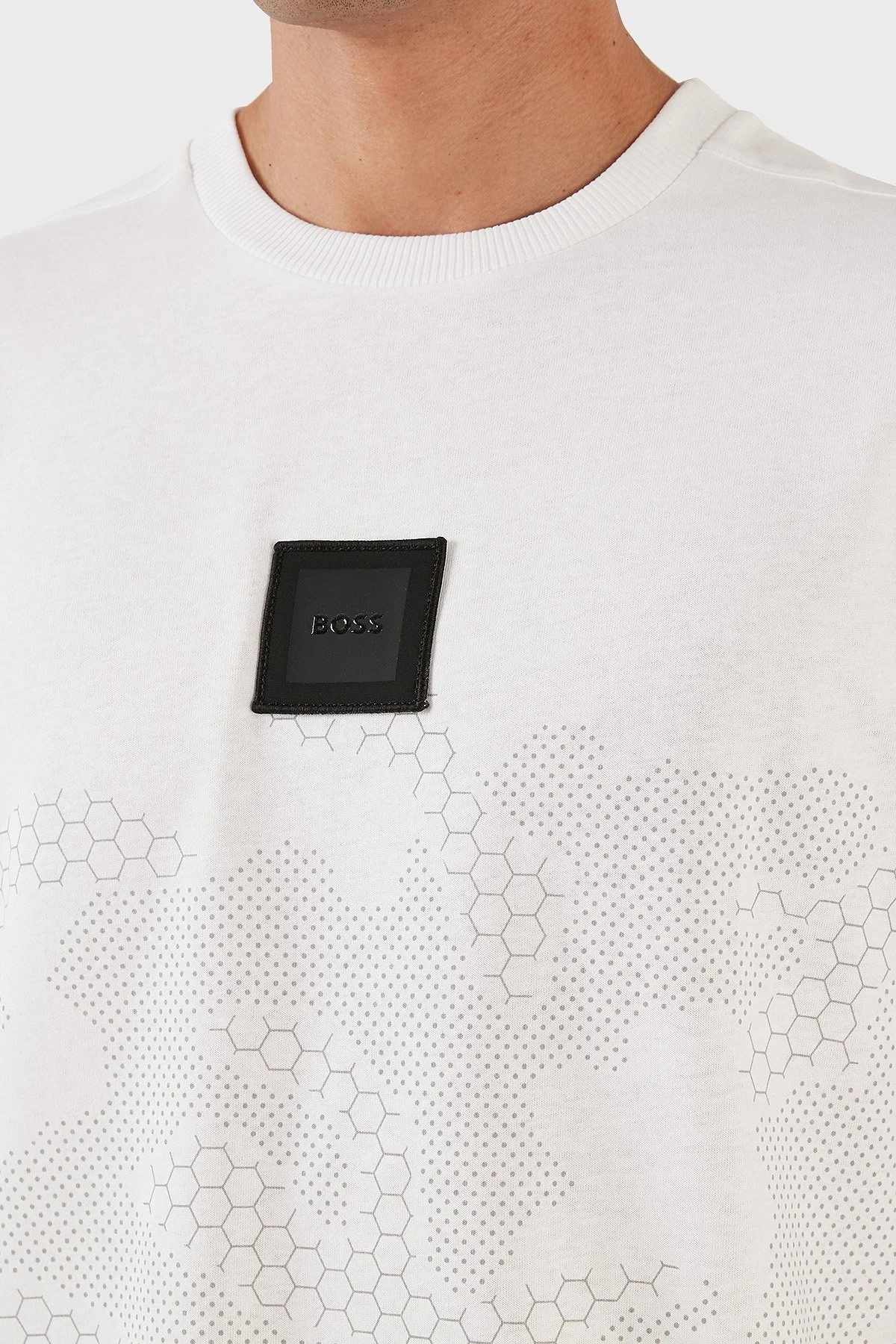 Boss Kamuflaj Baskılı Logo Rozetli % 100 Pamuk Regular Fit Bisiklet Yaka Jarse Erkek T Shirt 50503086 100 BEYAZ - 3