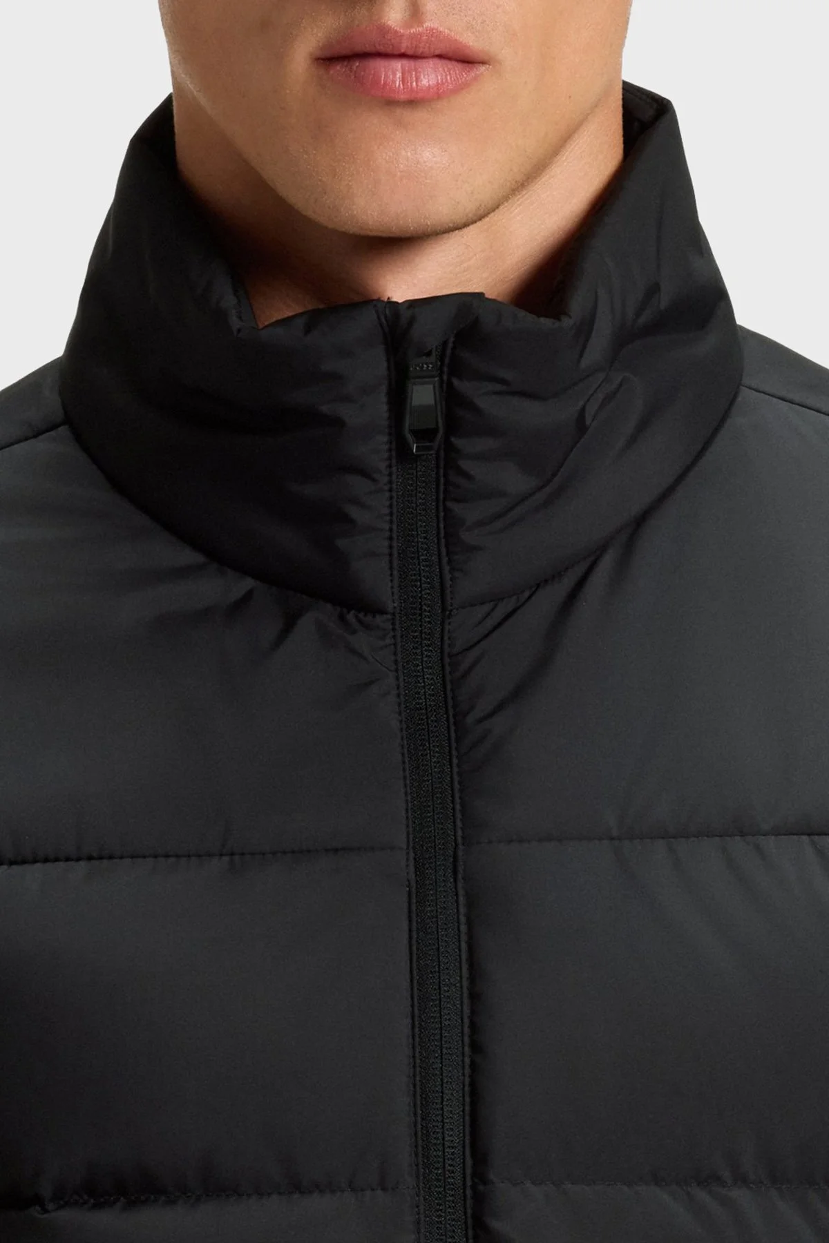 Boss Kapitoneli Regular Fit Dik Yaka Su İtici Şişme Erkek Mont 50544322 001 SİYAH - 4