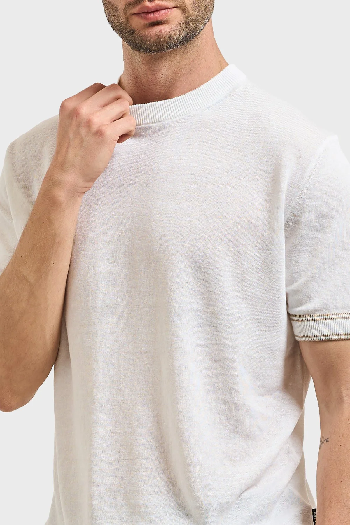 Boss Keten Karışımlı Kontrast Renk Detaylı Bisiklet Yaka Erkek T Shirt 50560491 100 BEYAZ - 4