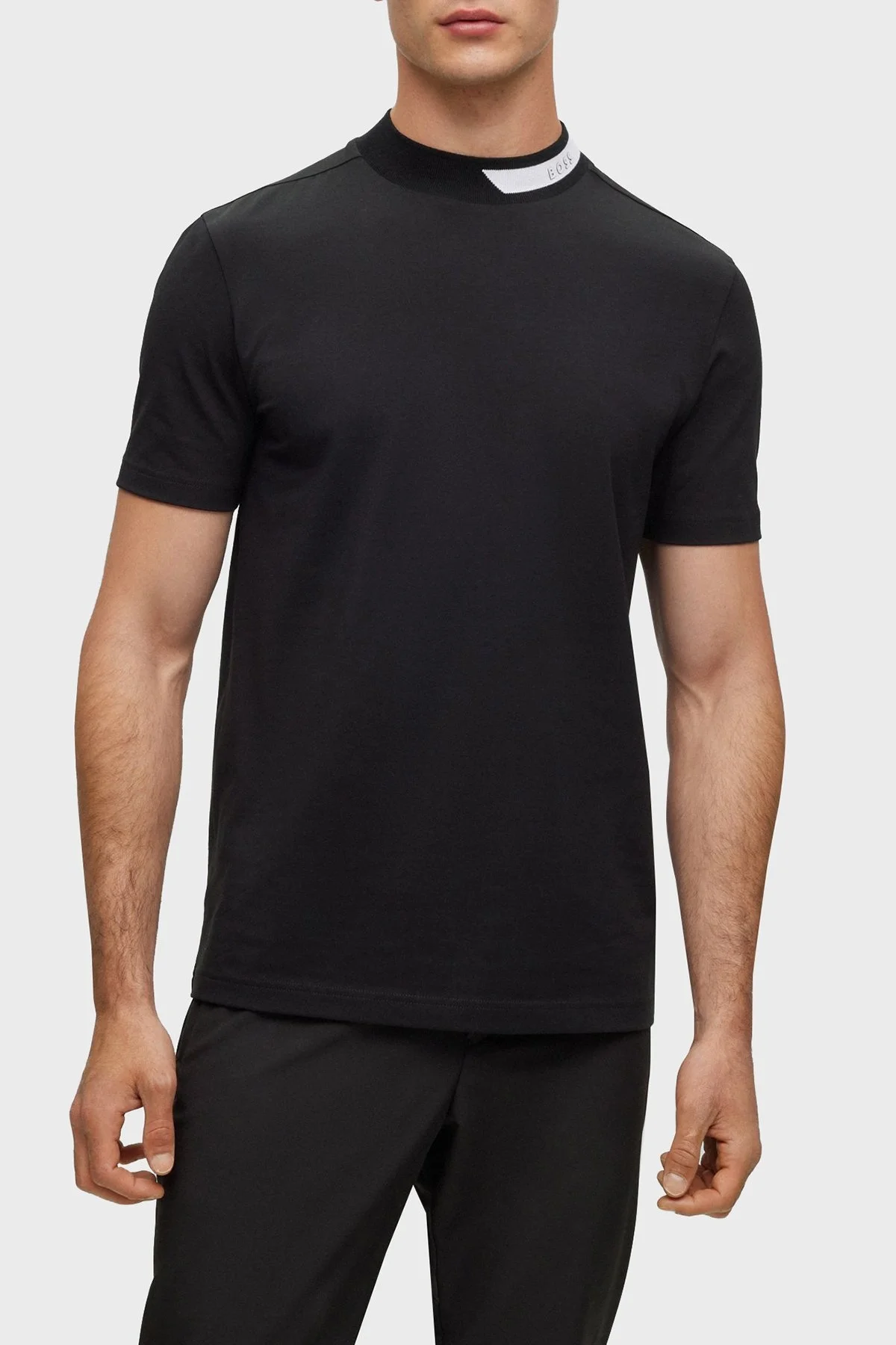 Boss Logo Şeritli Dik Yaka Jakarlı Pamuklu Regular Fit Erkek T Shirt 50501242 001 SİYAH - 1