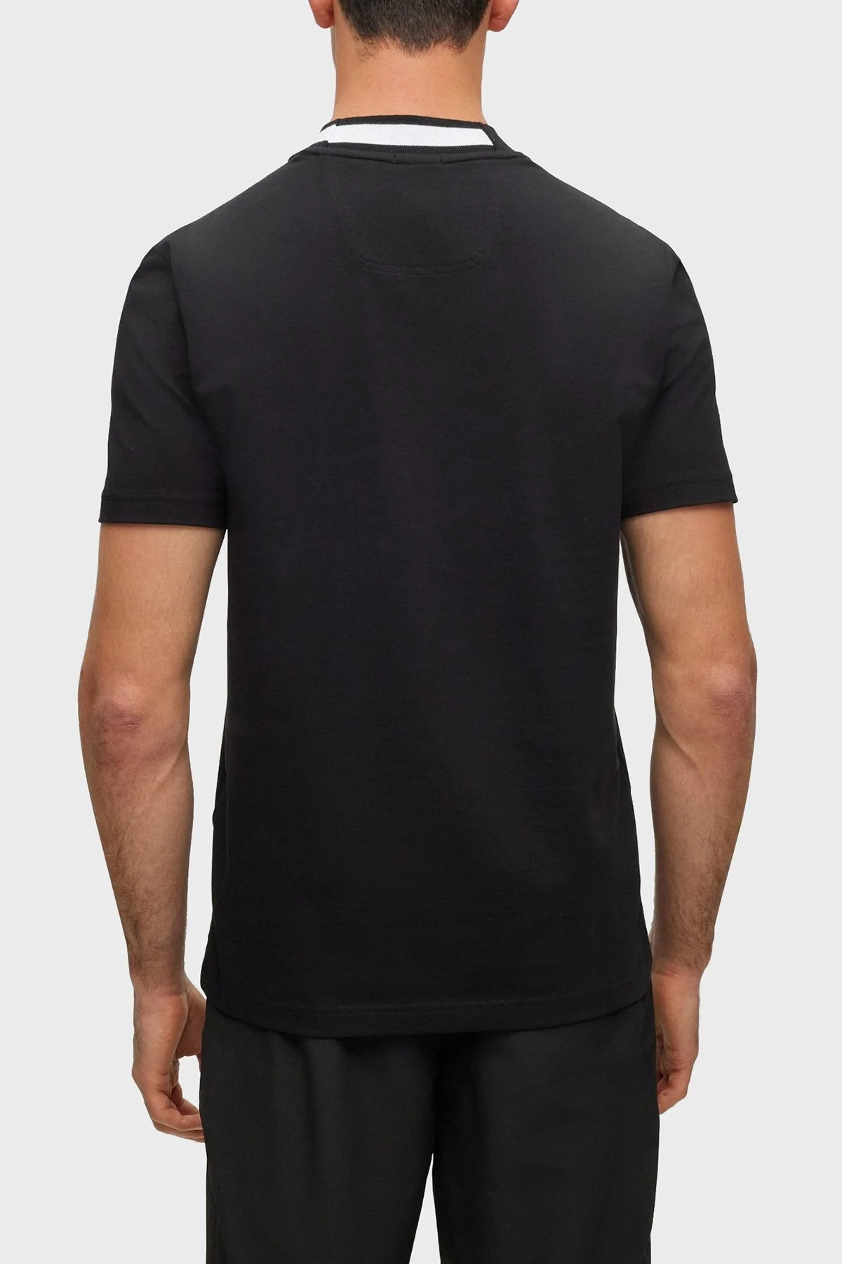Boss Logo Şeritli Dik Yaka Jakarlı Pamuklu Regular Fit Erkek T Shirt 50501242 001 SİYAH - 4