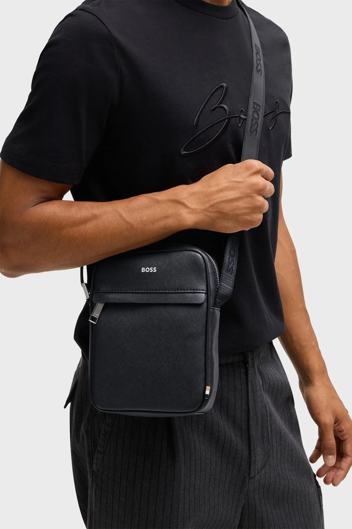 Boss Logolu % 100 Deri Ayarlanabilir Askılı Erkek Çanta 50483566 001 SİYAH - 3