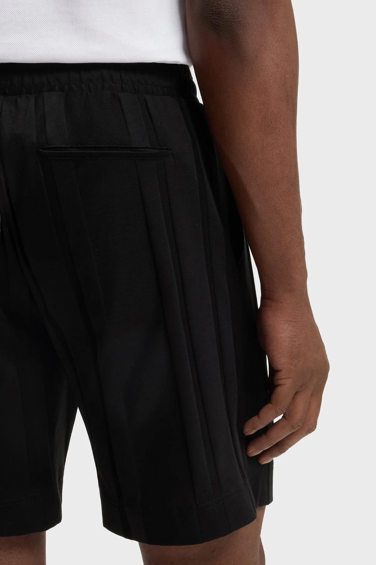 Boss Logolu Pamuklu Regular Fit Jarse Erkek Şort 50559252 001 SİYAH - 4