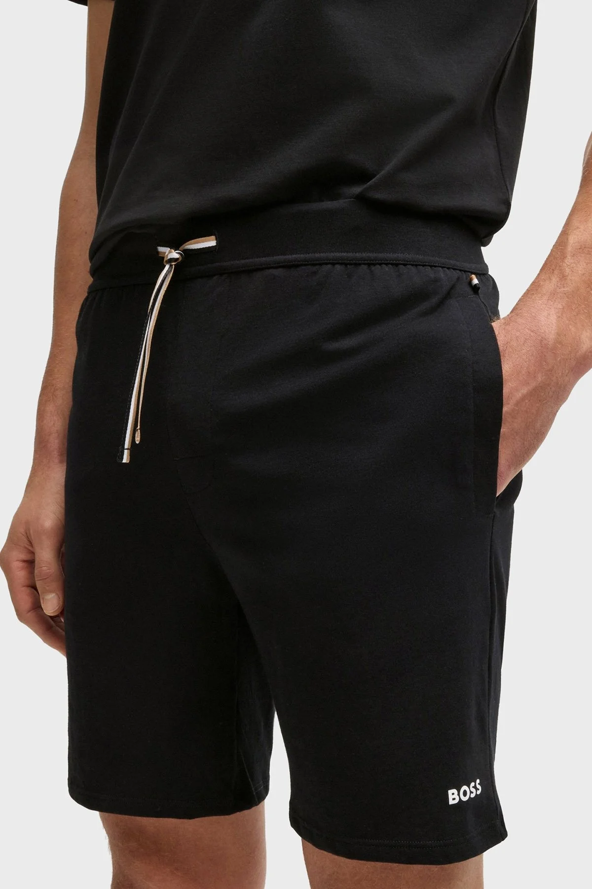 Boss Logolu Streç Pamuklu Regular Fit Normal Bel Cepli Erkek Short 50515394 001 SİYAH - 4