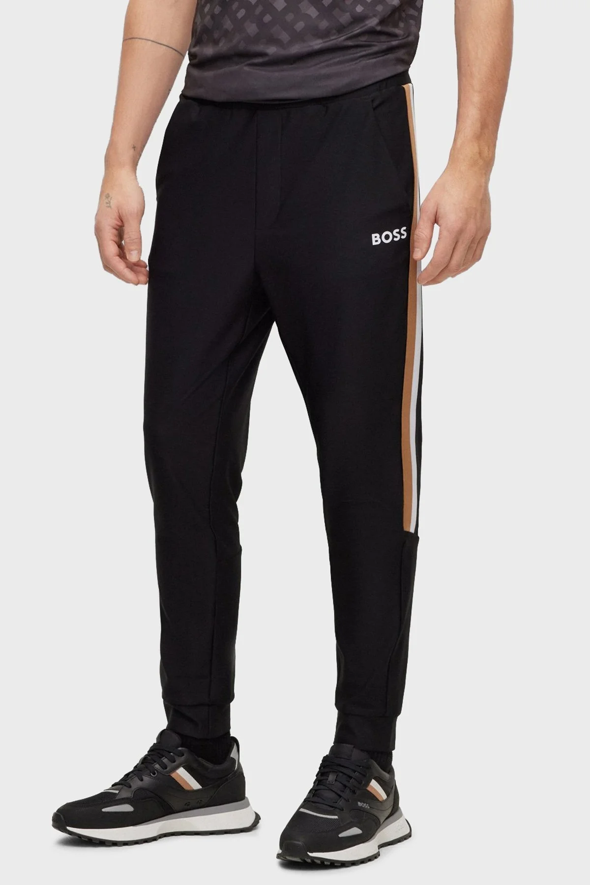 Boss Logolu Yanları Çizgili Belden Bağlamalı Normal Bel Regular Fit Spor Erkek Pantolon 50490663 001 SİYAH - 2