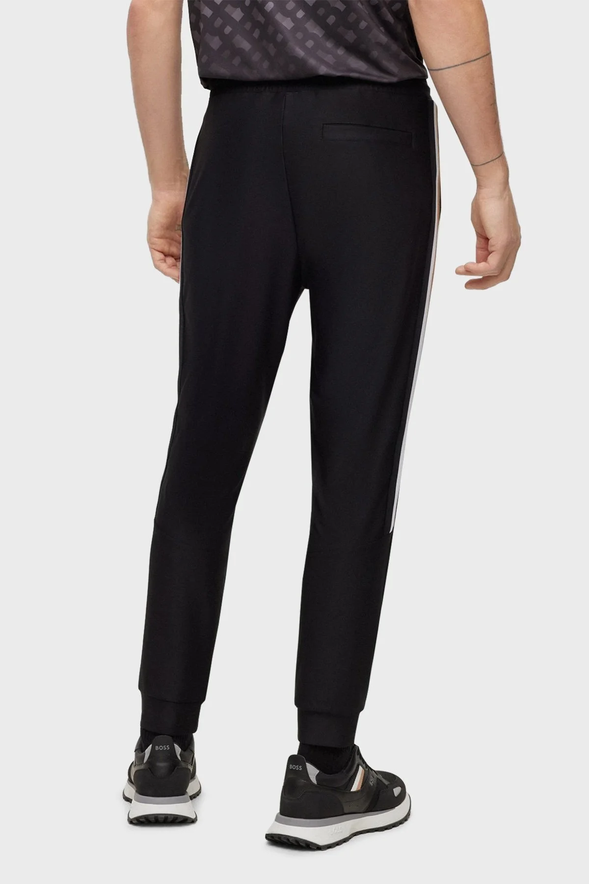 Boss Logolu Yanları Çizgili Belden Bağlamalı Normal Bel Regular Fit Spor Erkek Pantolon 50490663 001 SİYAH - 3