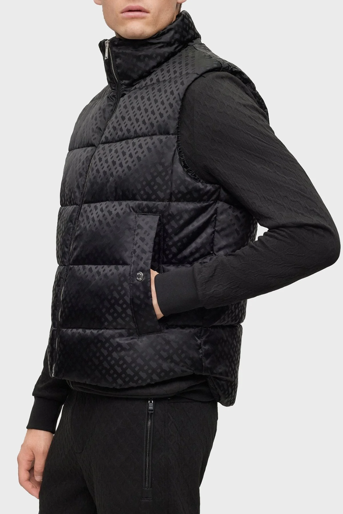 Boss Monogram Desenli Fermuarlı Su İtici Regular Fit Şişme Erkek Yelek 50497772 001 SİYAH - 5