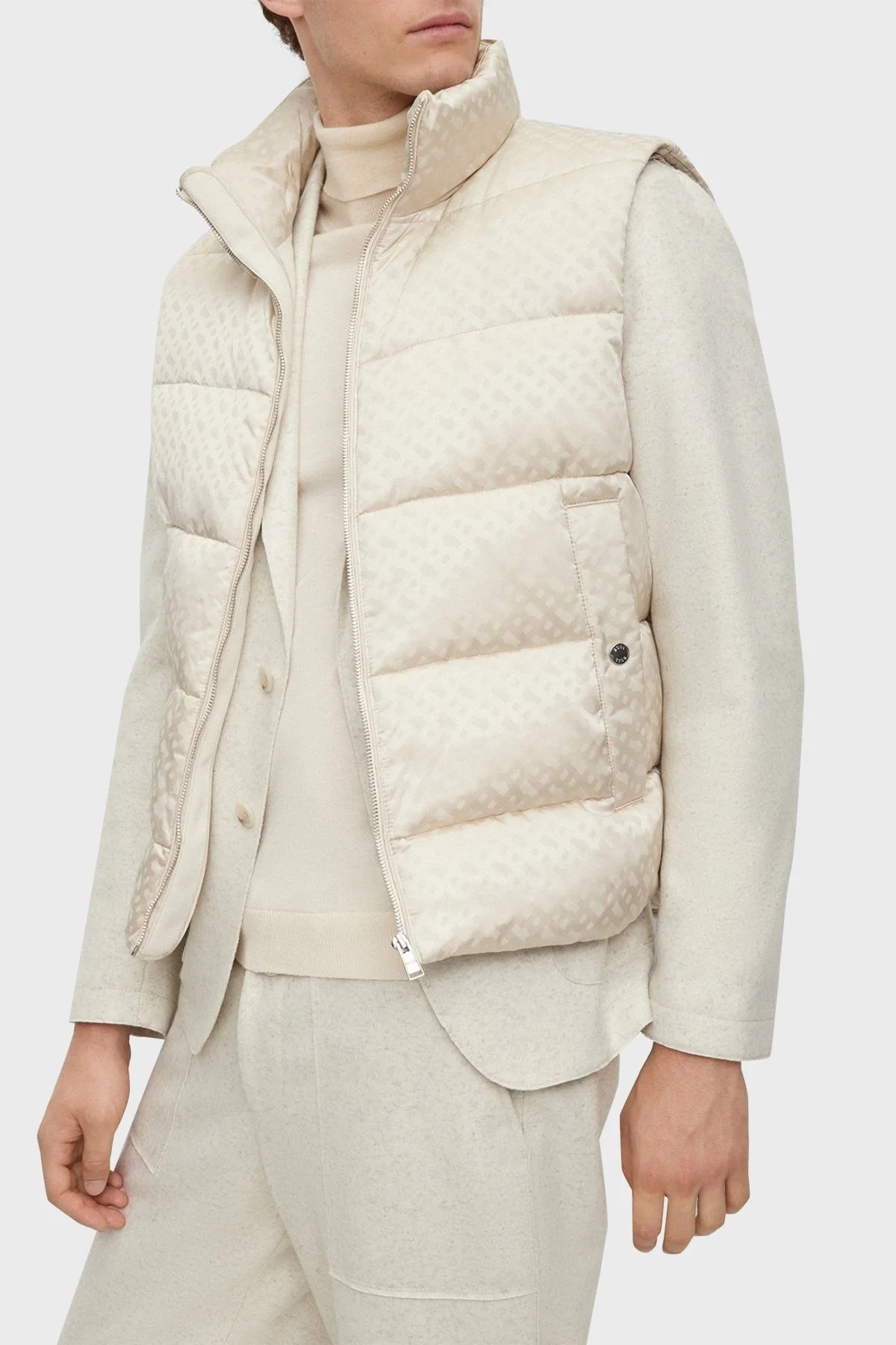Boss Monogram Desenli Fermuarlı Su İtici Regular Fit Şişme Erkek Yelek 50497772 131 BEJ - 4