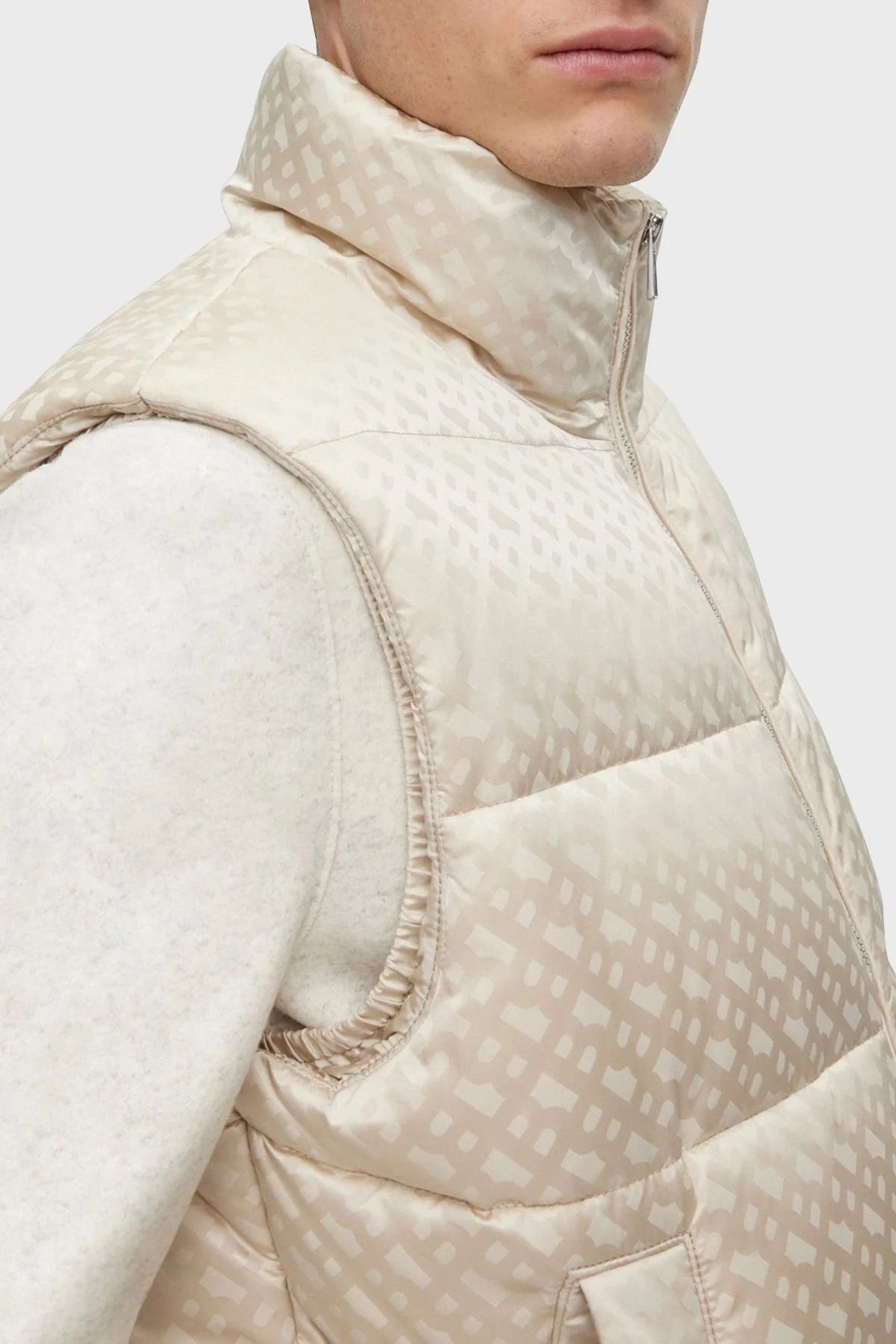 Boss Monogram Desenli Fermuarlı Su İtici Regular Fit Şişme Erkek Yelek 50497772 131 BEJ - 5
