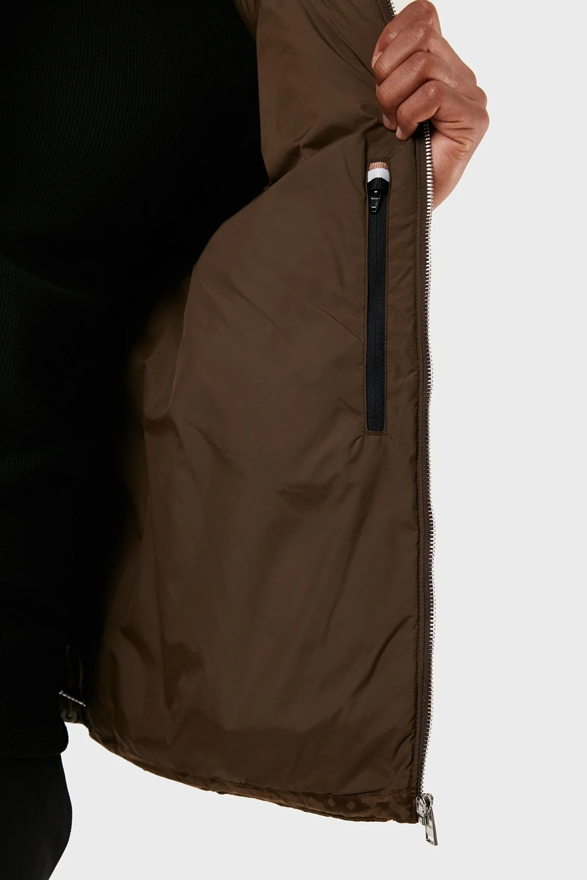 Boss Monogram Desenli Fermuarlı Su İtici Regular Fit Şişme Erkek Yelek 50497772 361 KAHVE - 4