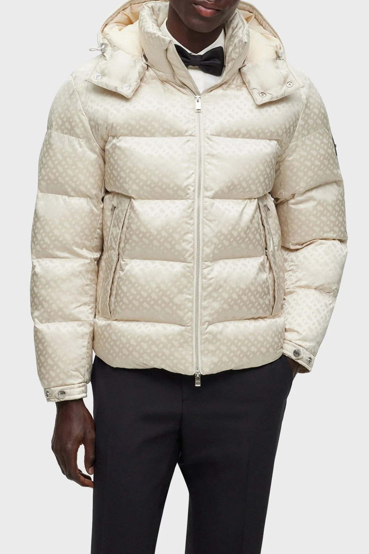 Boss Monogram Jakarlı Çıkarılabilir Kapüşonlu Su İtici Comfort Fit Erkek Mont 50499813 131 EKRU - 1