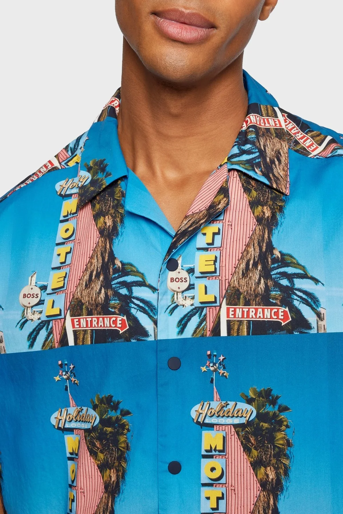 Boss Motel Baskılı Pamuklu Relaxed Fit Kısa Kollu Erkek Gömlek 50467574 439 İNDİGO - 10