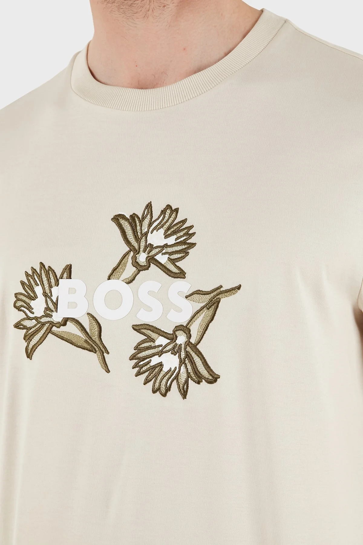 Boss Pamuklu İşleme Detaylı Regular Fit Bisiklet Yaka Erkek T Shirt 50536796 131 BEJ - 5