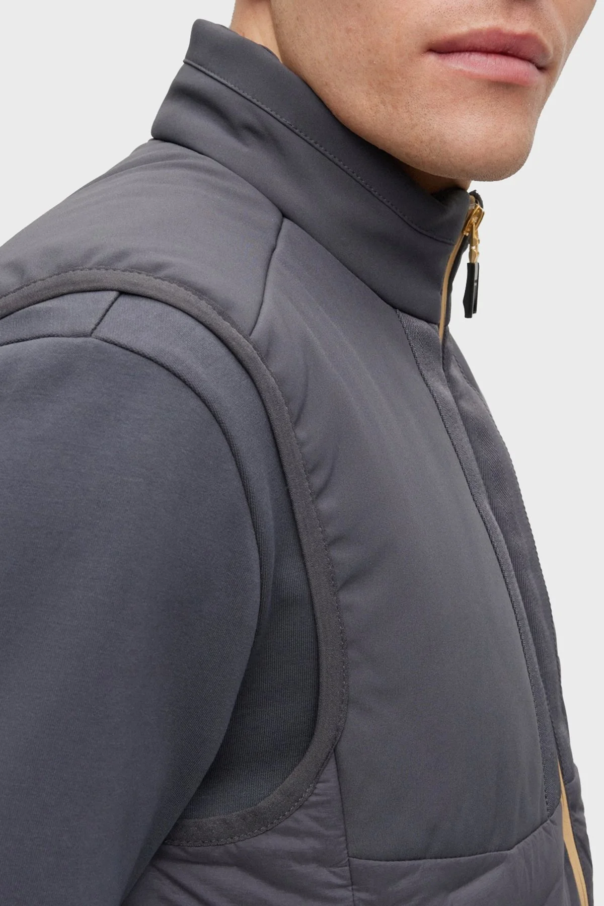 Boss Regular Fit Su Tutmaz Kuş Tüyü Dolgulu Erkek Yelek 50491912 027 KOYU GRİ - 4