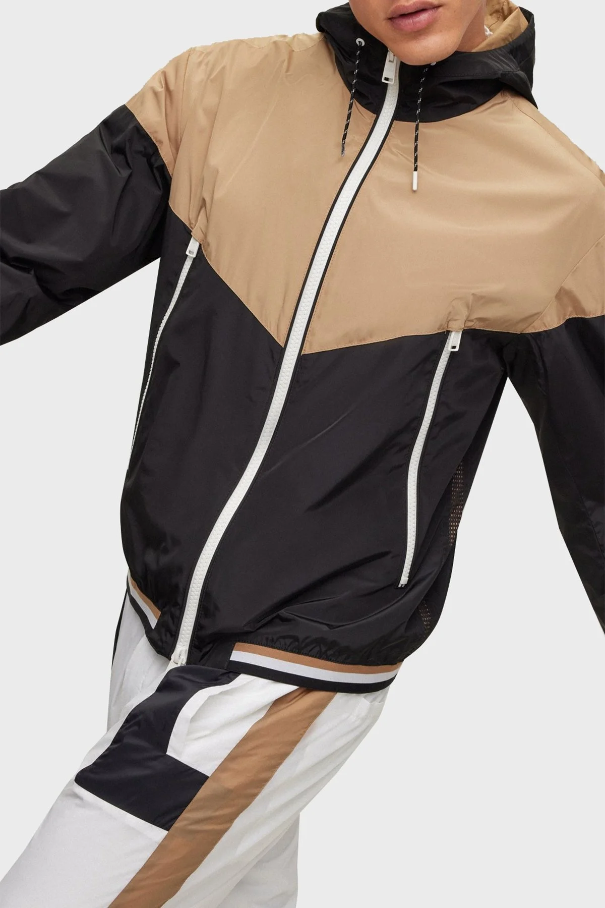 Boss Renk Bloklu Su Tutmaz Kapüşonlu Regular Fit Mevsimlik İnce Erkek Mont 50483934 260 BEJ - 5