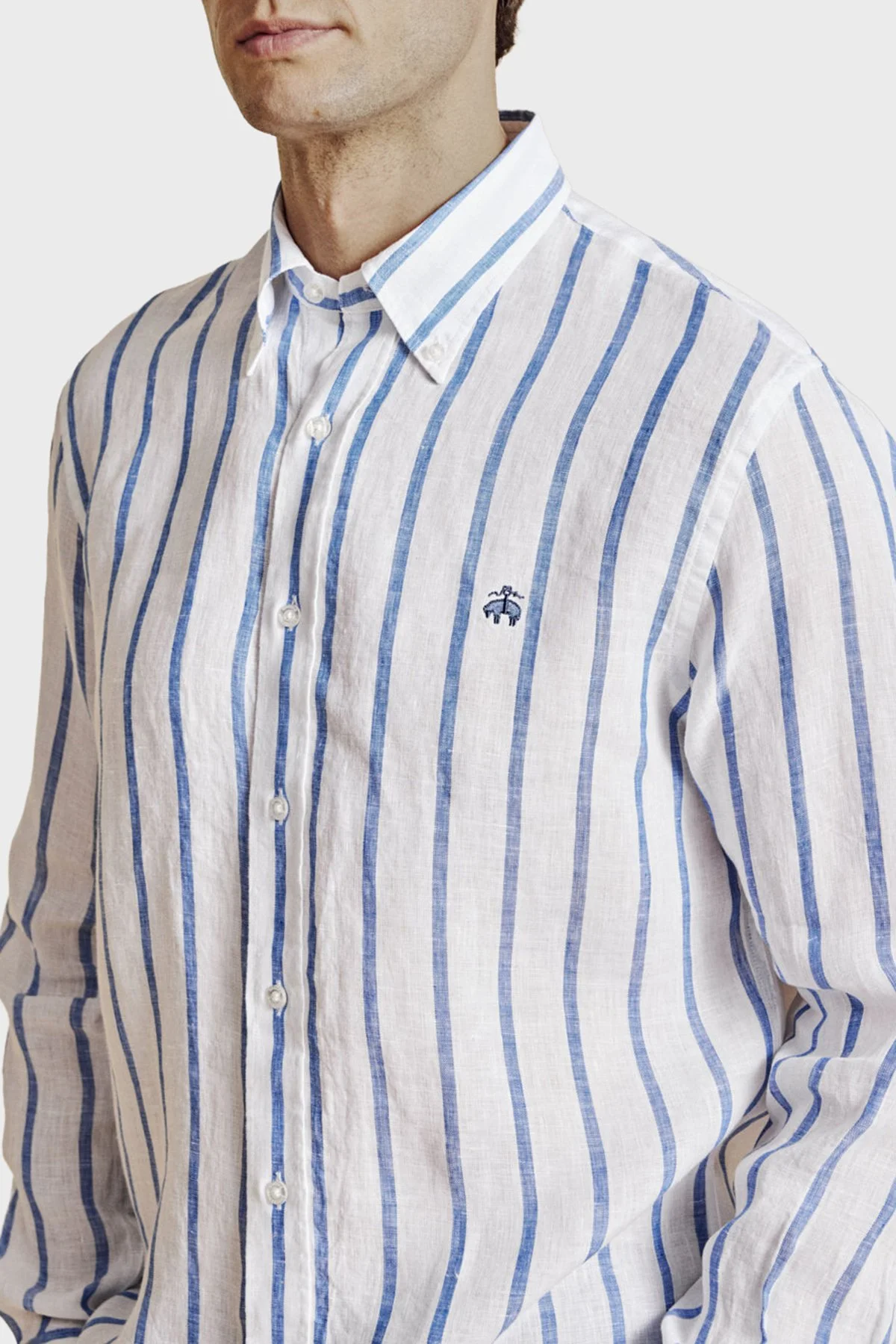 Brooks Brothers % 100 Keten Düğmeli Yaka Çizgili Erkek Gömlek BBSS26MSH013175 MAVİ-BEYAZ - 5