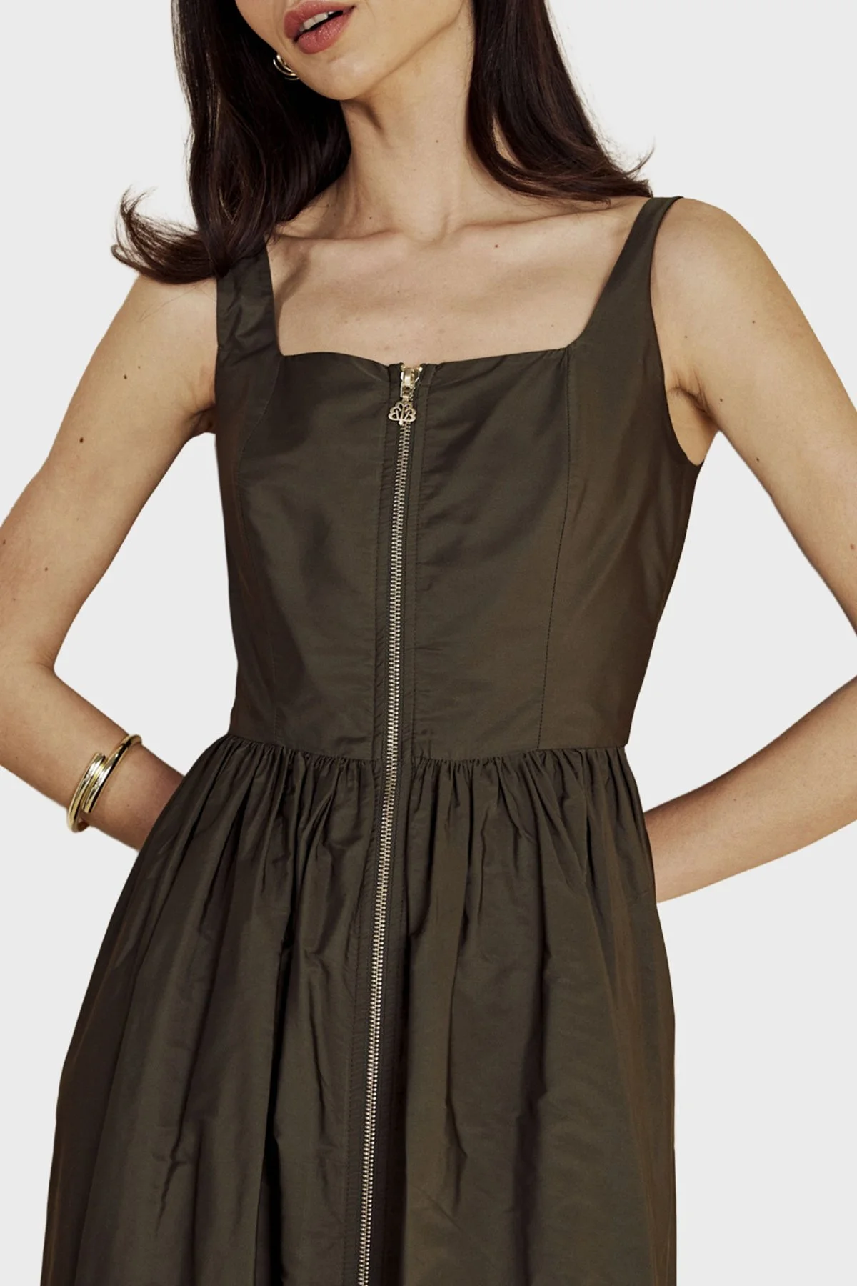 Brooks Brothers Metal Fermuar Detaylı Kare Yaka Midi Boy Kadın Elbise BBSS26FDR004128 Haki - 5