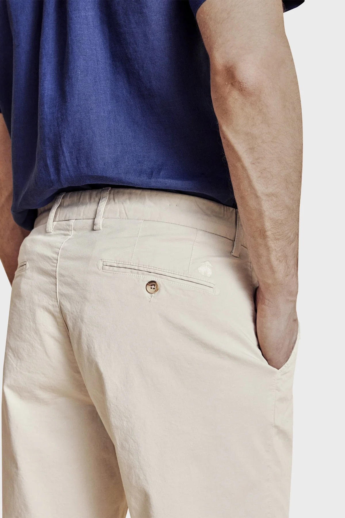 Brooks Brothers Pamuklu Duble Paça Normal Bel Bermuda Erkek Şort BBSS26MSO004142 BEJ - 4