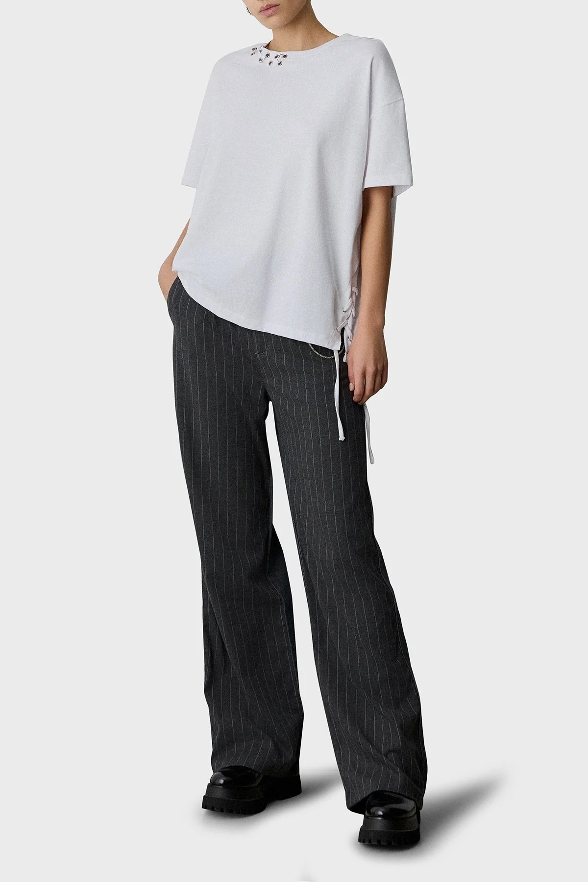 BSB Metalik ve Bağlama Detaylı Pamuklu Oversize Fit Bisiklet Yaka Bayan Bluz 053-210049.002 BEYAZ - 1