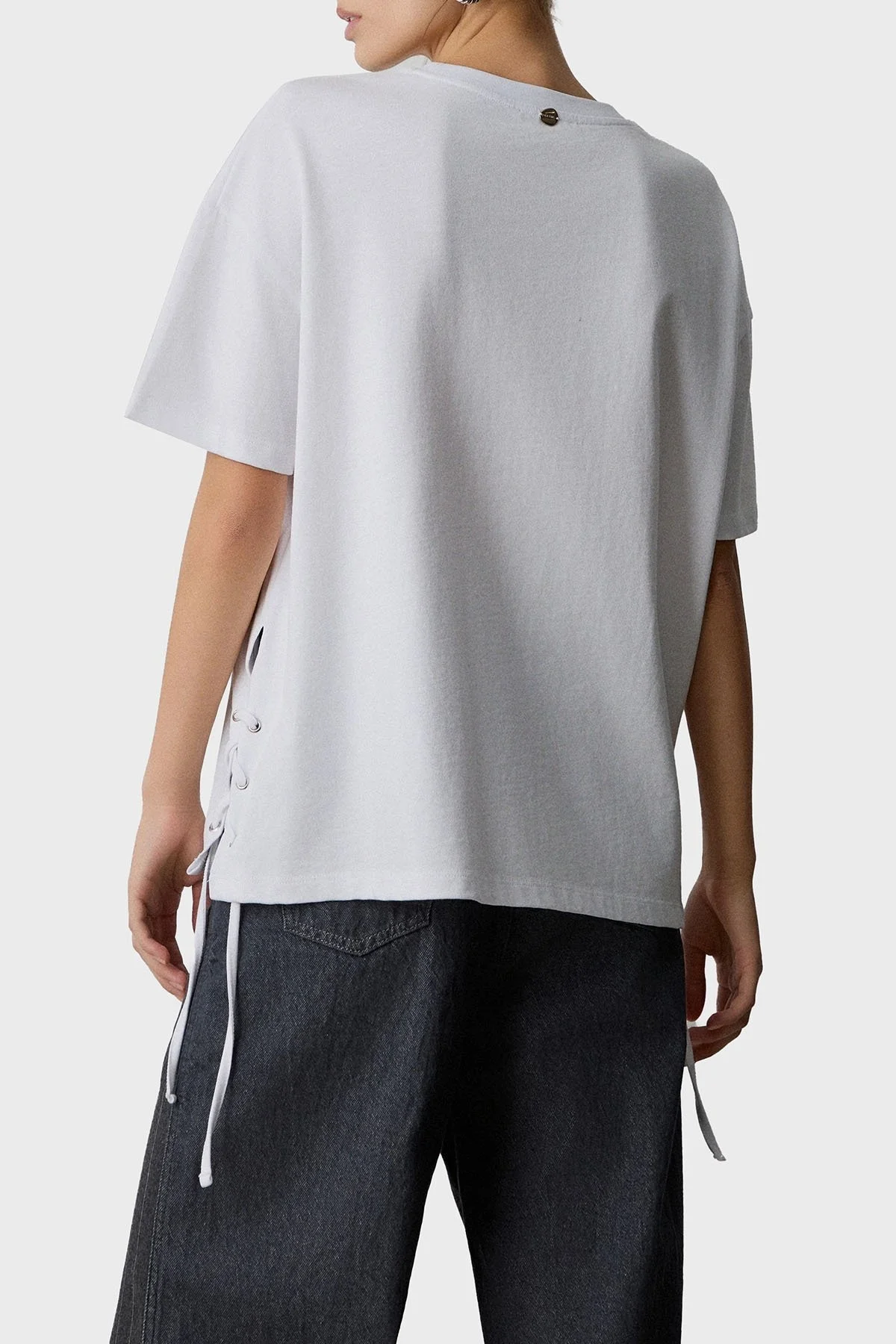 BSB Metalik ve Bağlama Detaylı Pamuklu Oversize Fit Bisiklet Yaka Bayan Bluz 053-210049.002 BEYAZ - 3