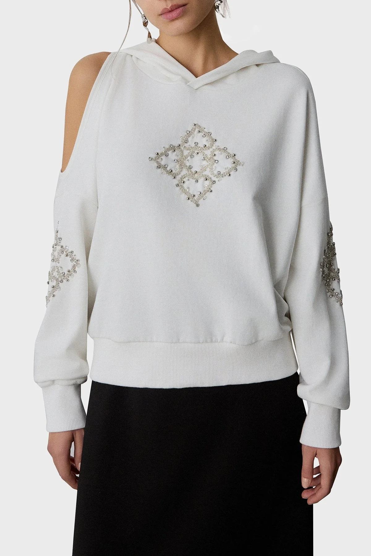 BSB Taşlı Pamuklu Regular Fit Sırt Dekolteli Kapüşonlu Bayan Bluz 053-210011.004 BEYAZ - 1