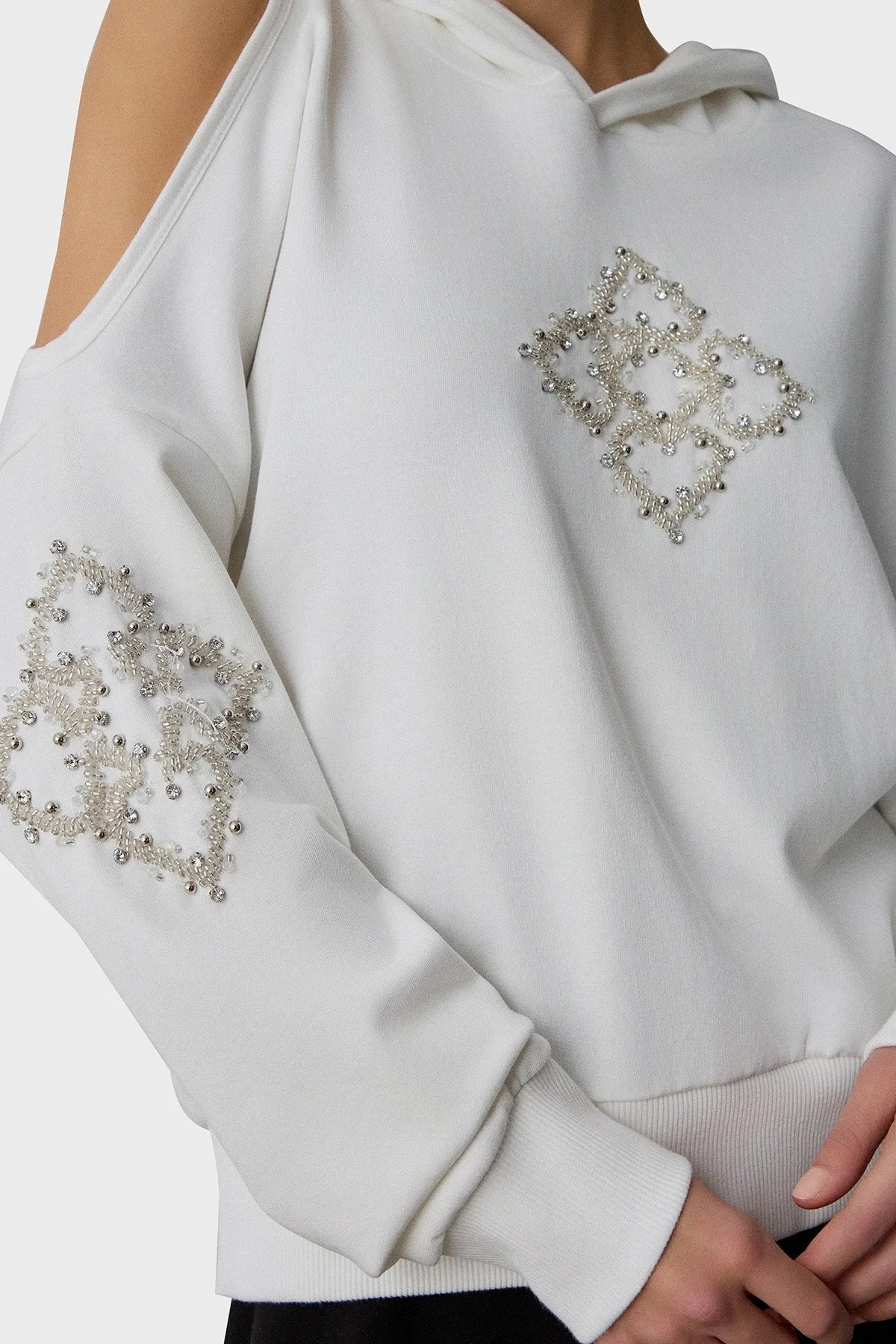 BSB Taşlı Pamuklu Regular Fit Sırt Dekolteli Kapüşonlu Bayan Bluz 053-210011.004 BEYAZ - 5