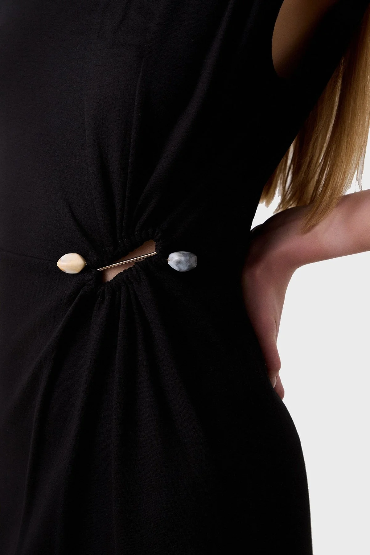 BSB Yıtmaçlı Fitted Fit Büzgülü Aksesuar Detaylı Bisiklet Yaka Uzun Bayan Elbise 053-211026.080 SİYAH - 5