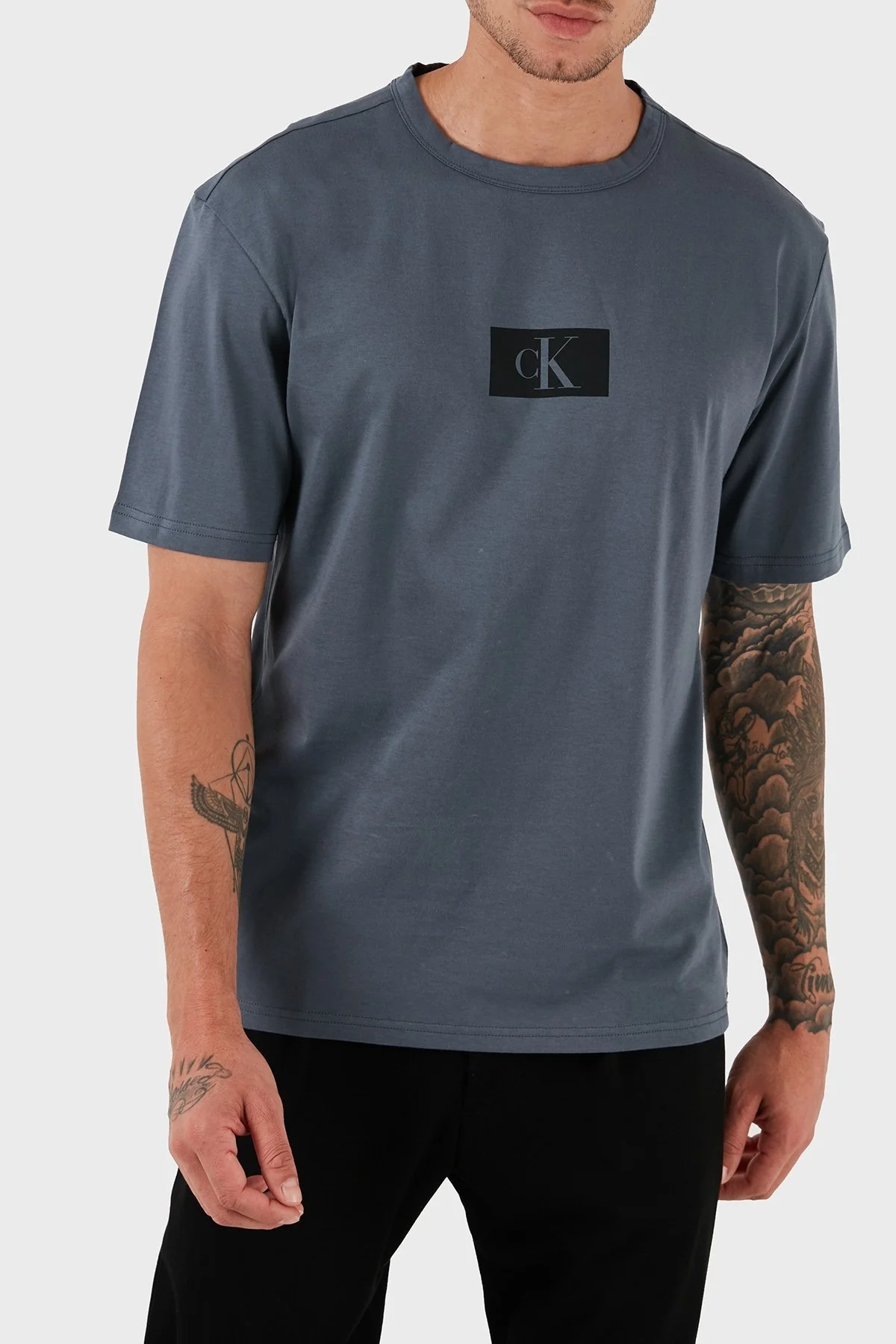 Calvin Klein % 100 Organik Pamuk Regular Fit 000NM2399ECKP Erkek T Shirt 000NM2399E CKP GRİ - 7