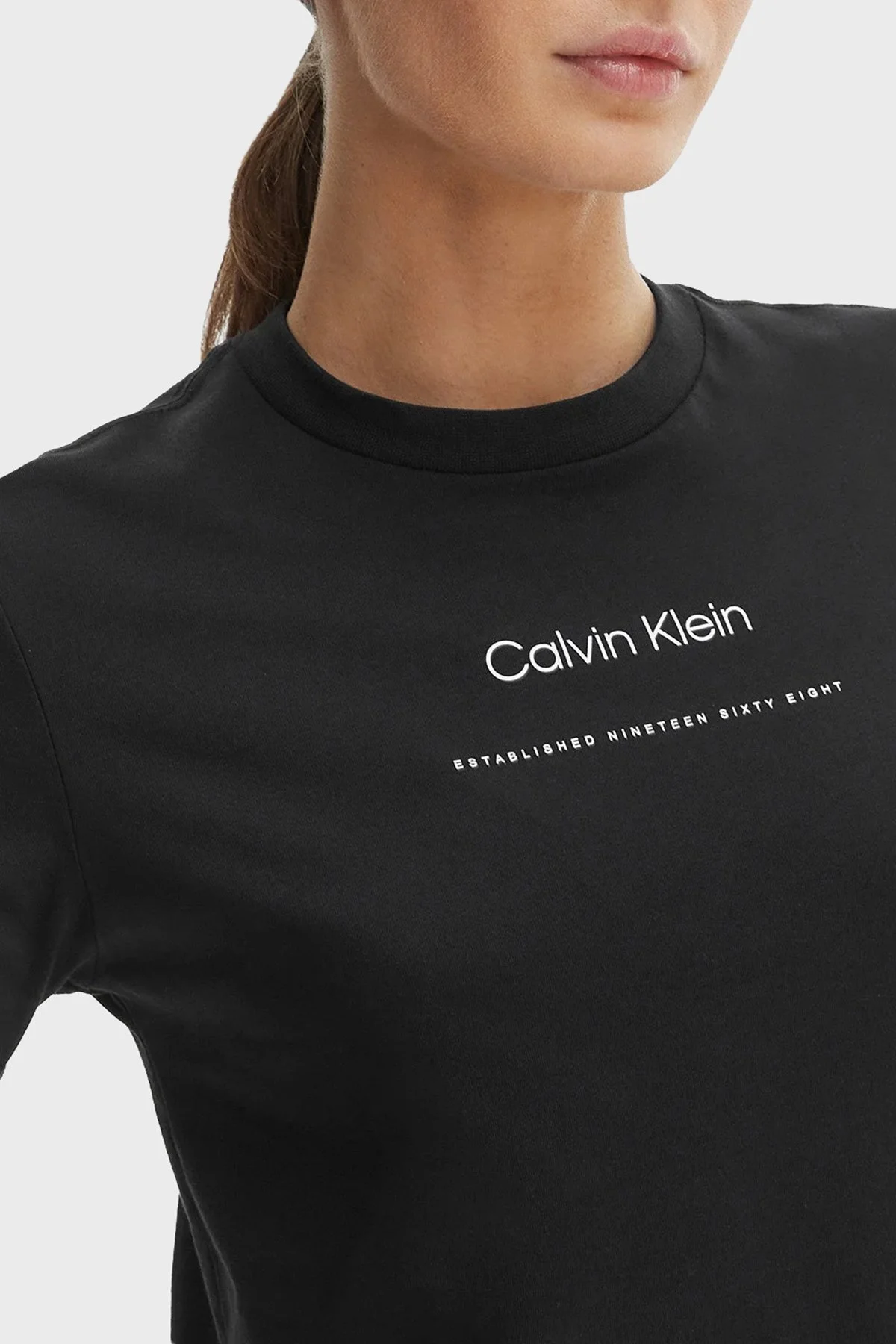 Calvin Klein % 100 Pamuk Bisiklet Yaka Logolu LV047C811GUB1 Kadın T Shirt LV047C811G UB1 SİYAH - 4