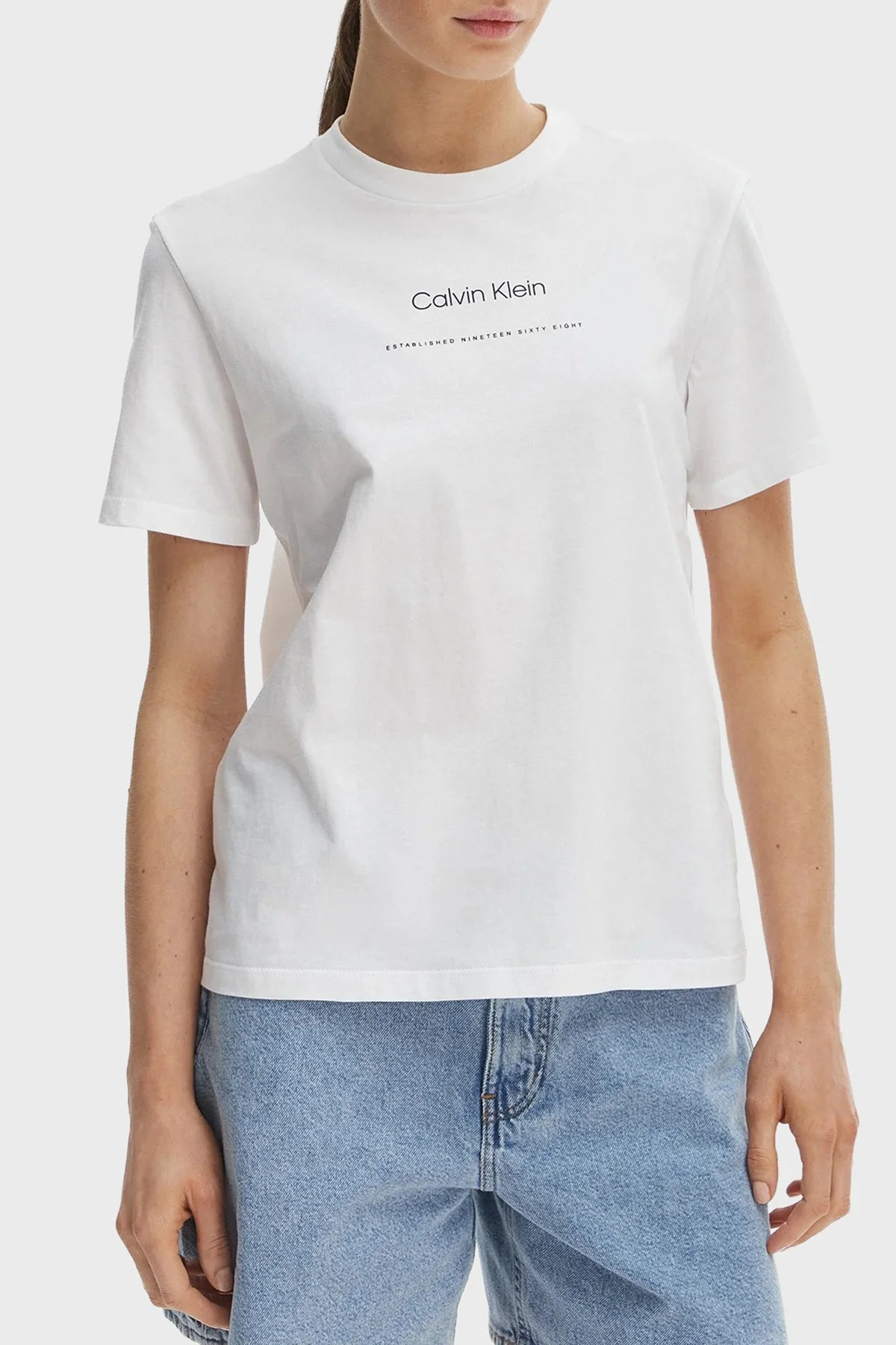 Calvin Klein % 100 Pamuk Bisiklet Yaka Logolu LV047C811GYAF Kadın T Shirt LV047C811G YAF BEYAZ - 1